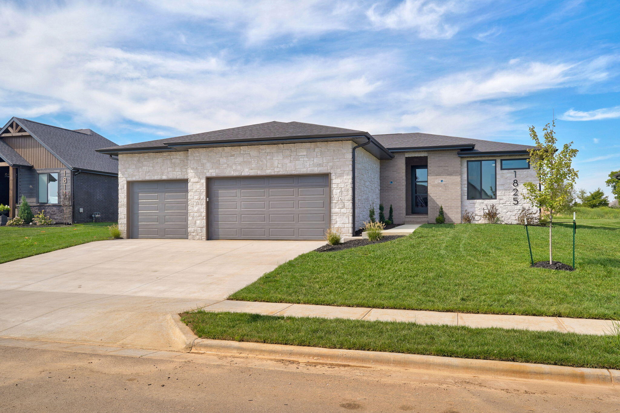 1825 E Skyline Avenue, Ozark MO 65721