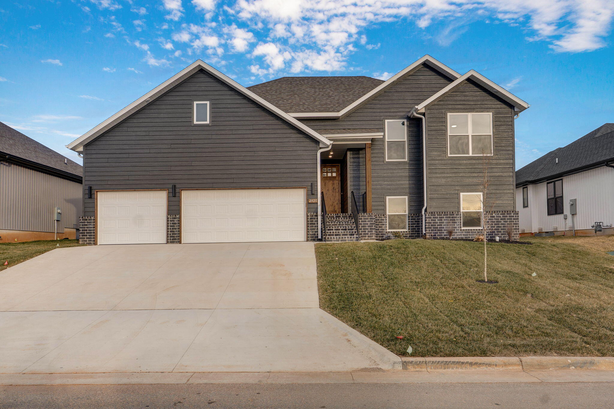 2925 W Teton Drive, Springfield MO 65810