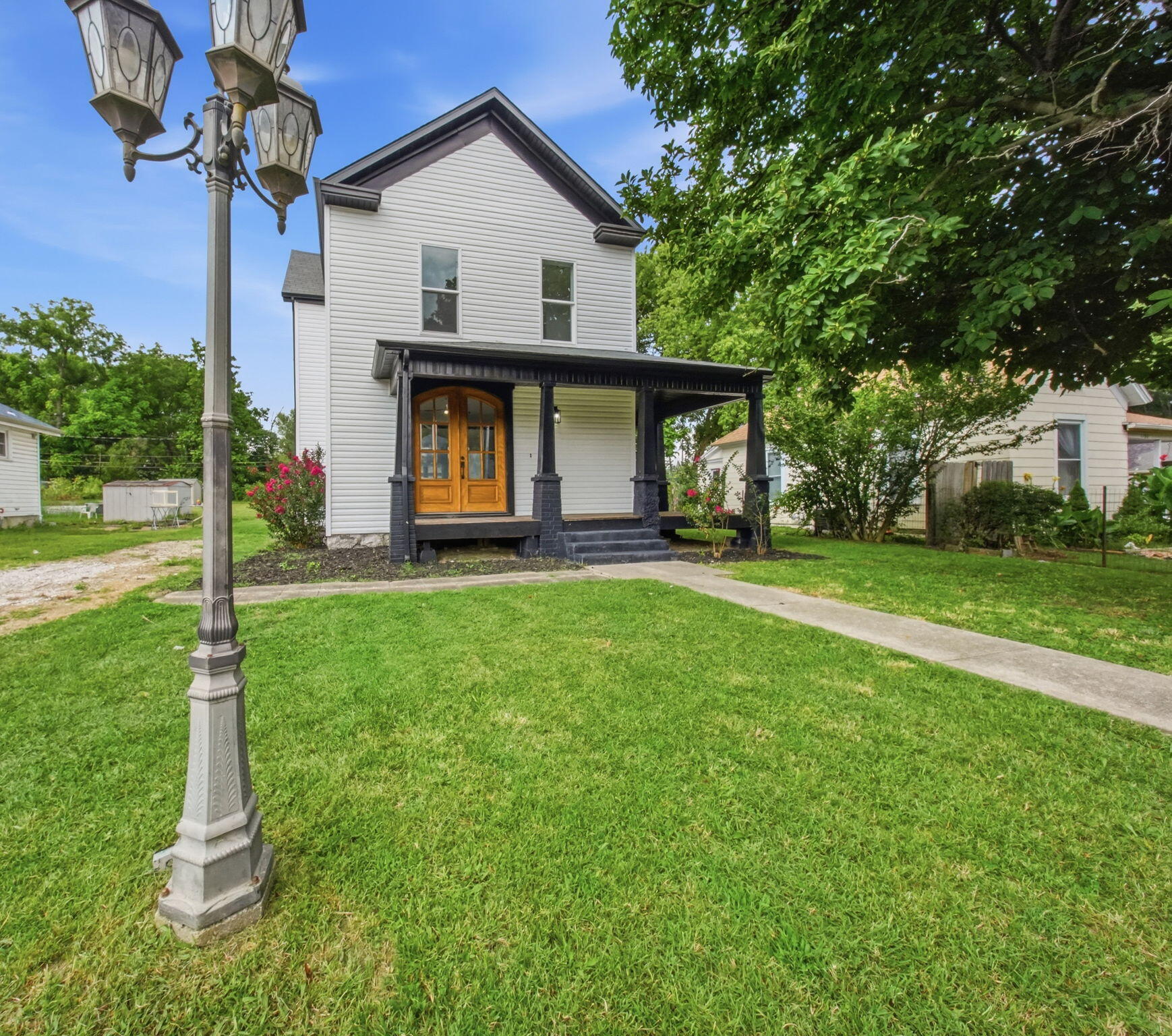 1139 W Lynn Street, Springfield MO 65802