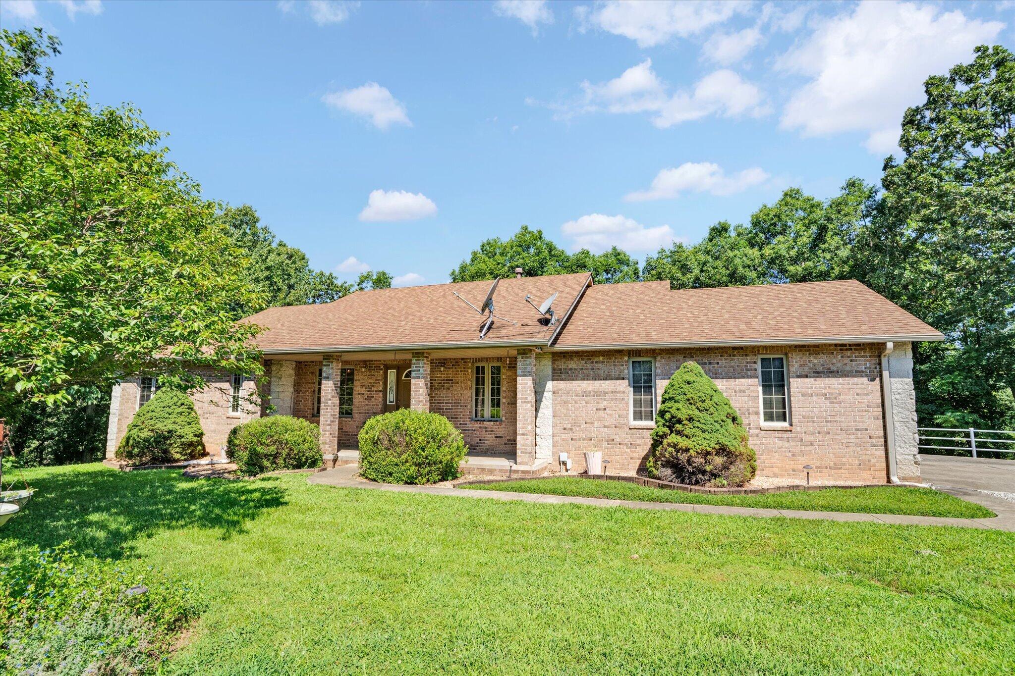 538 Munson Hill Drive, Marshfield MO 65706