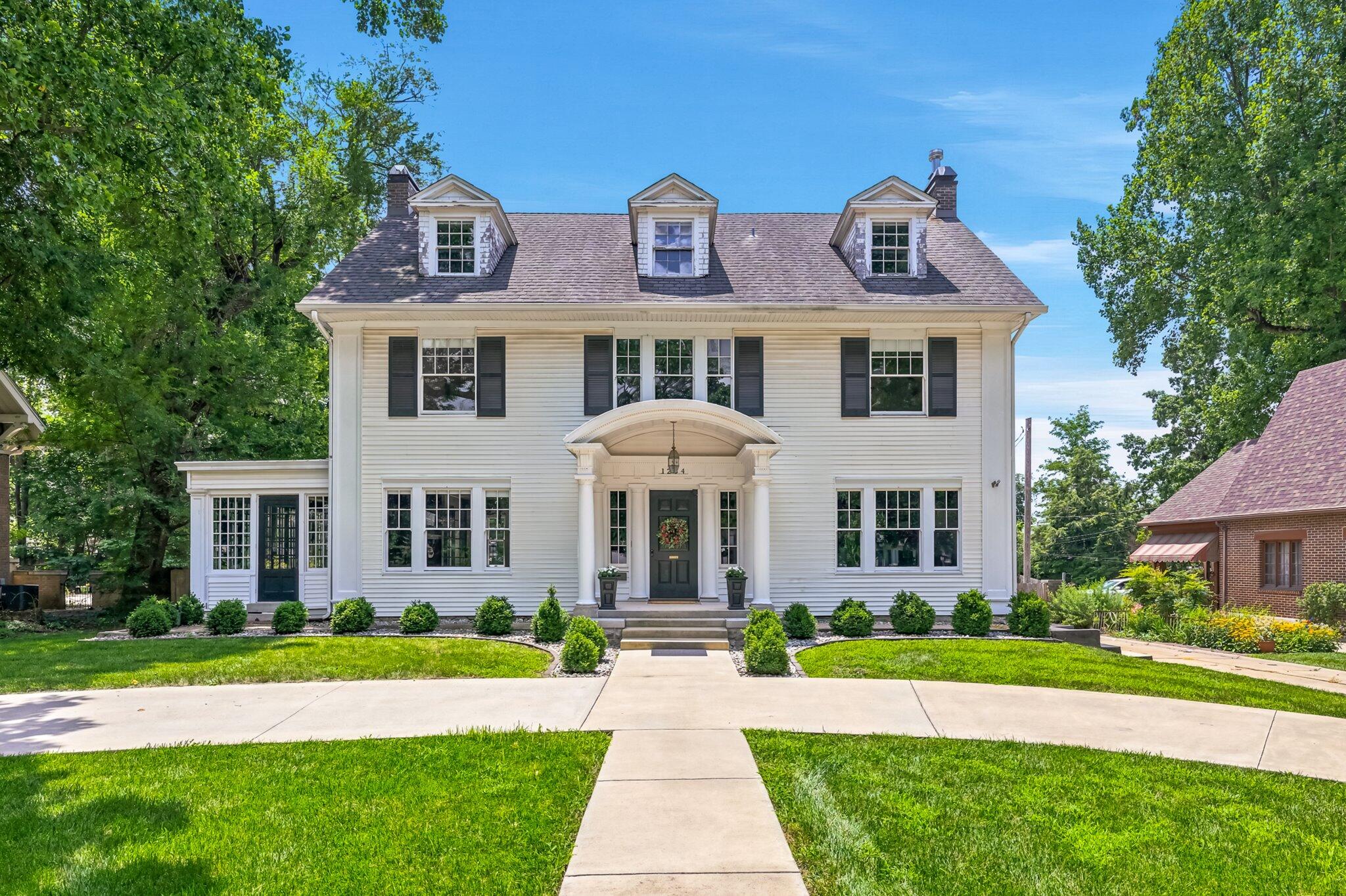 1234 E Walnut Street, Springfield MO 65802