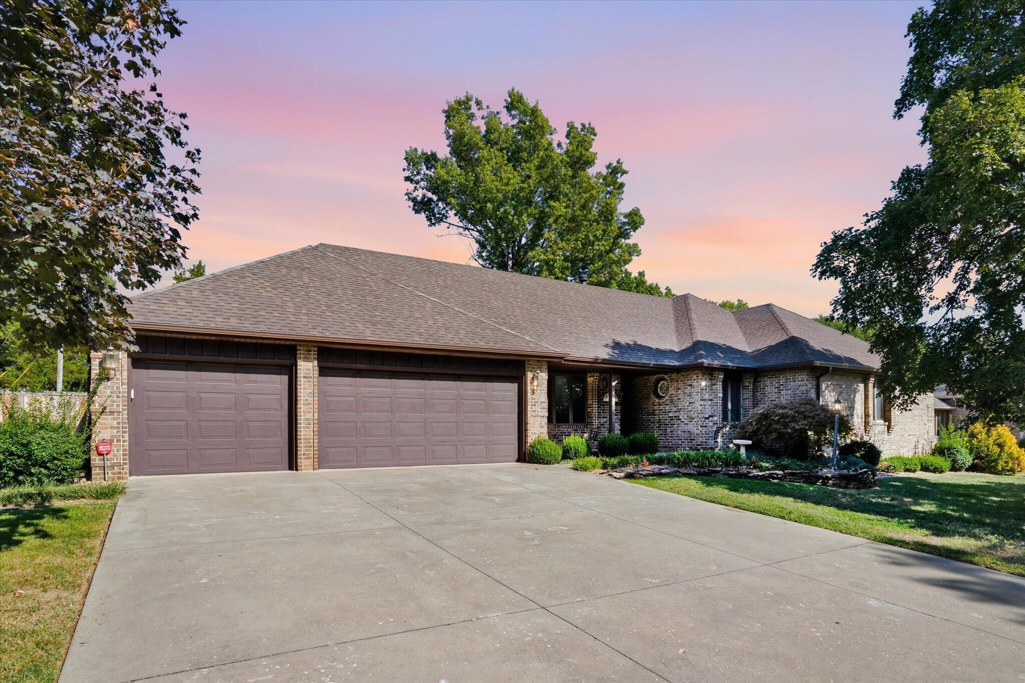 4045 E Linwood Street, Springfield MO 65809
