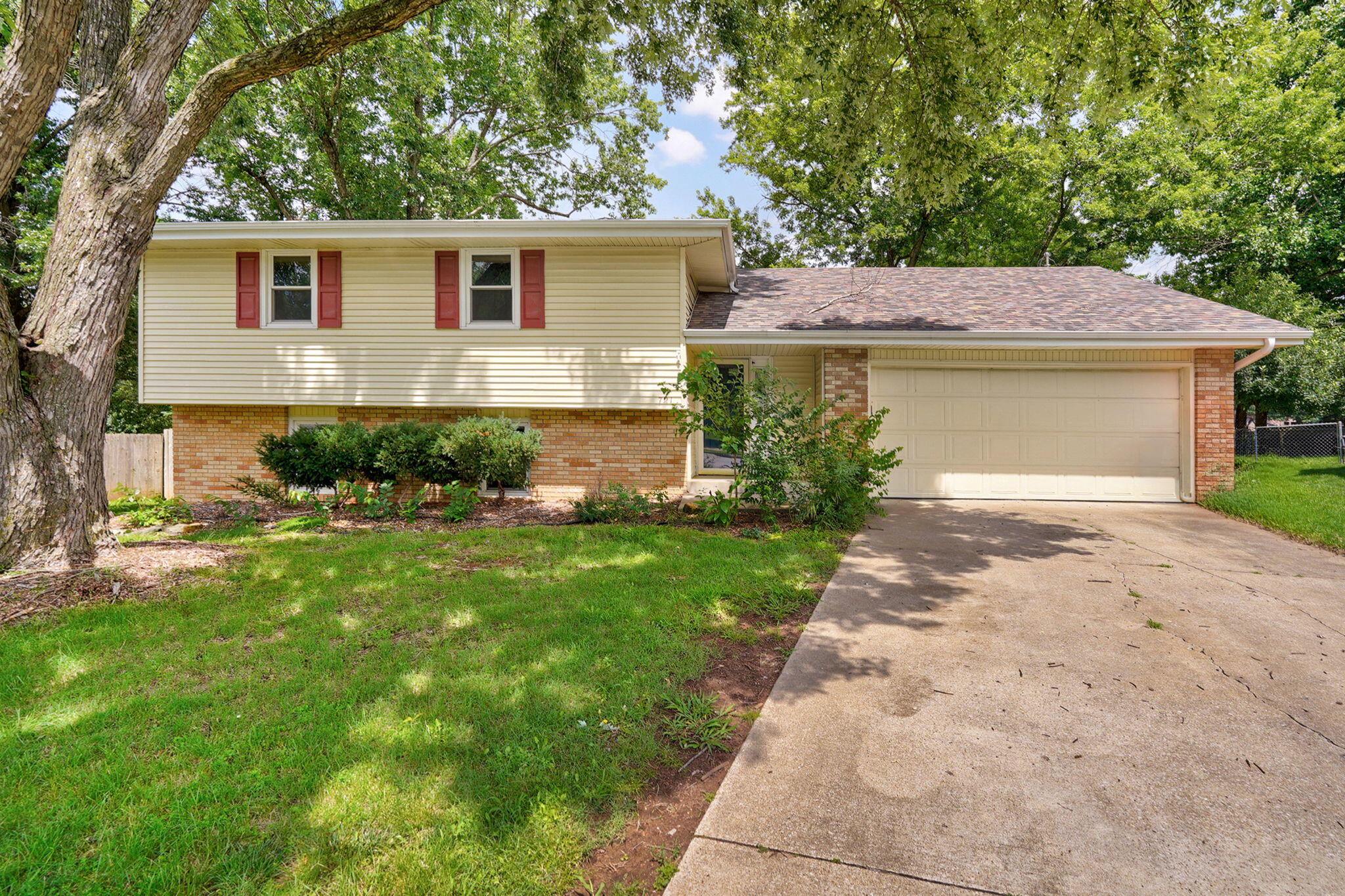 721 E Westchester Court, Springfield MO 65810