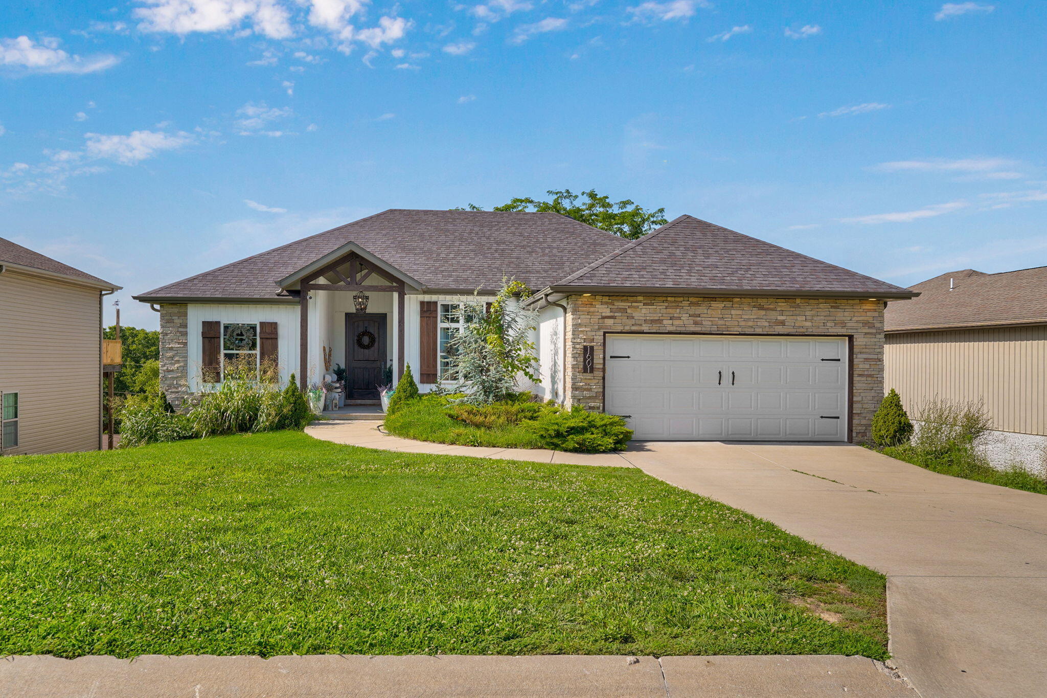 1601 E Fairwind, Ozark MO 65721