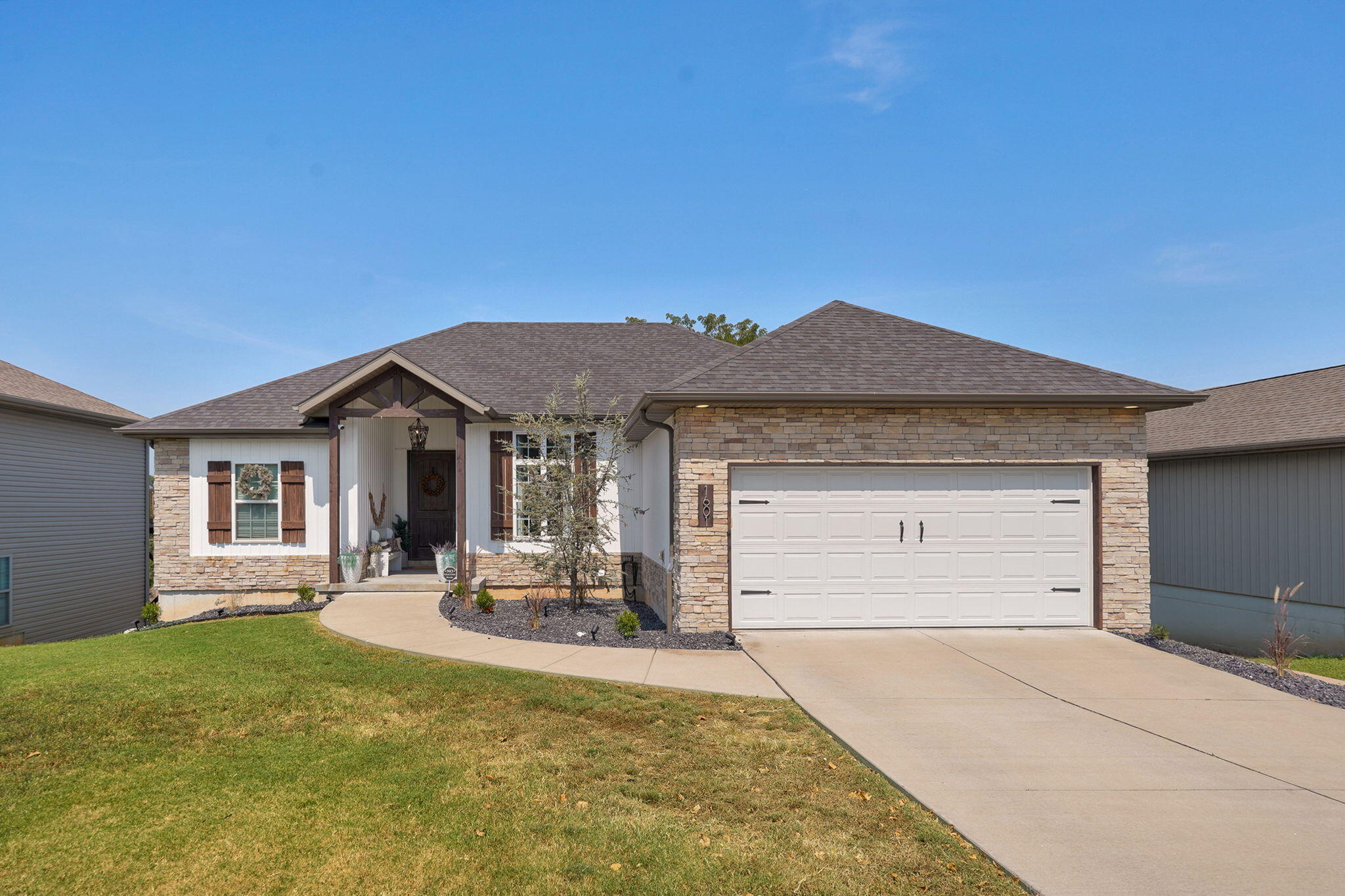 1601 E Fairwind, Ozark MO 65721