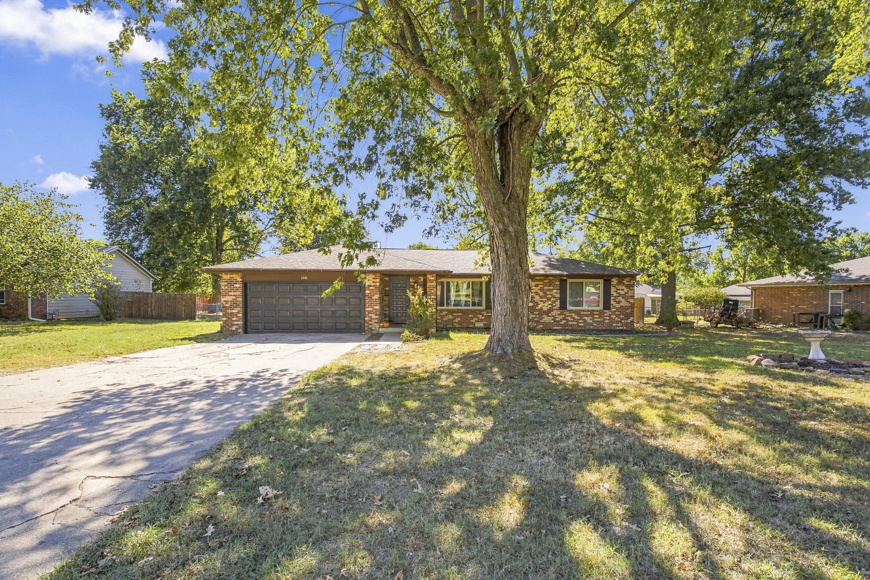 6946 W Lone Oak Street, Springfield MO 65803