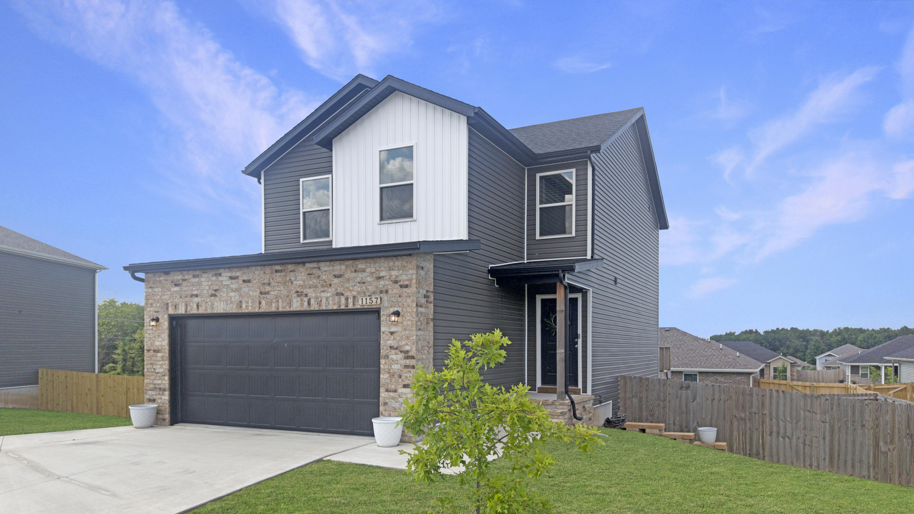 1157 E Price Street, Republic MO 65738