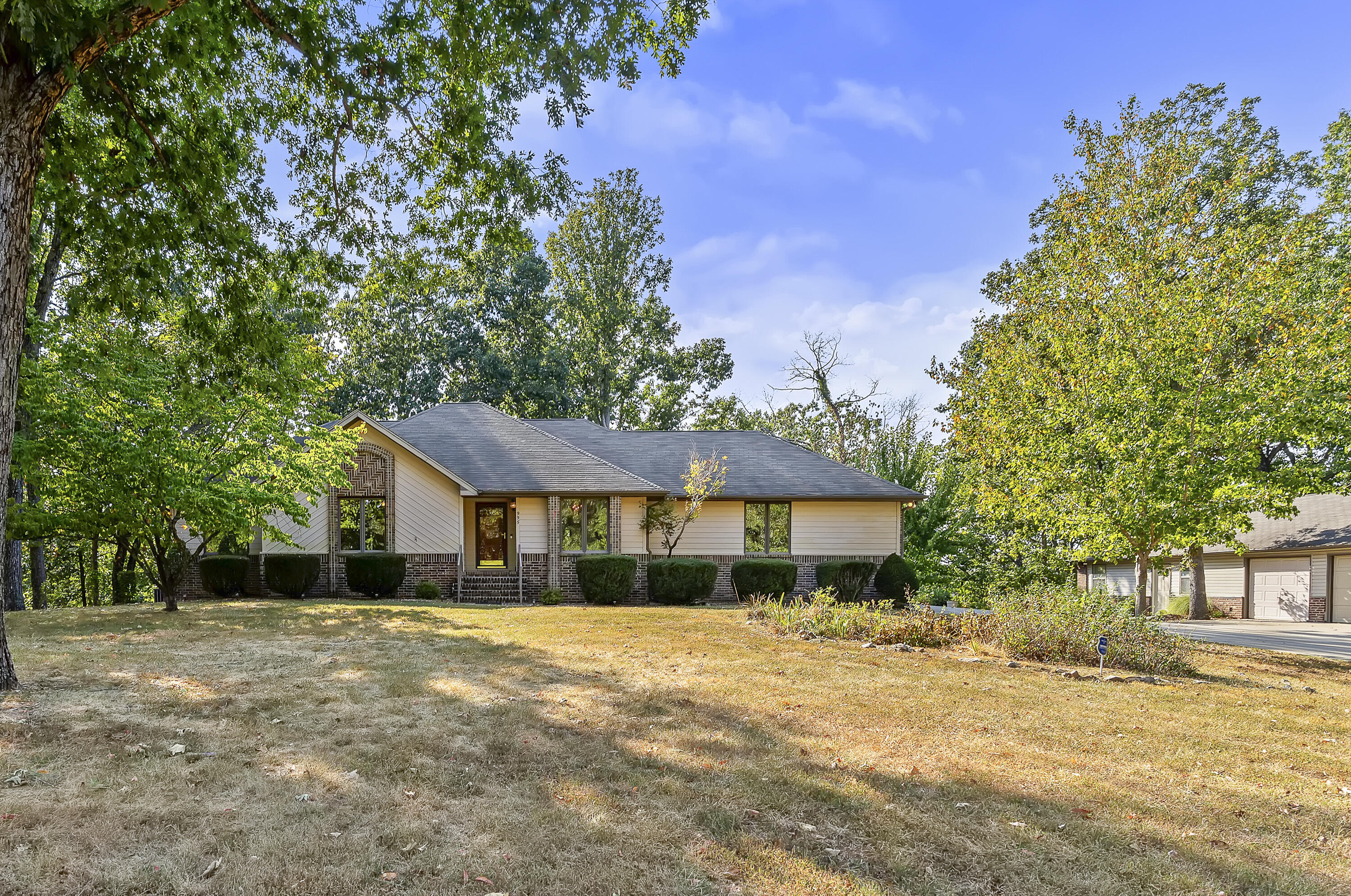 995 S Stanford Drive, Rogersville MO 65742