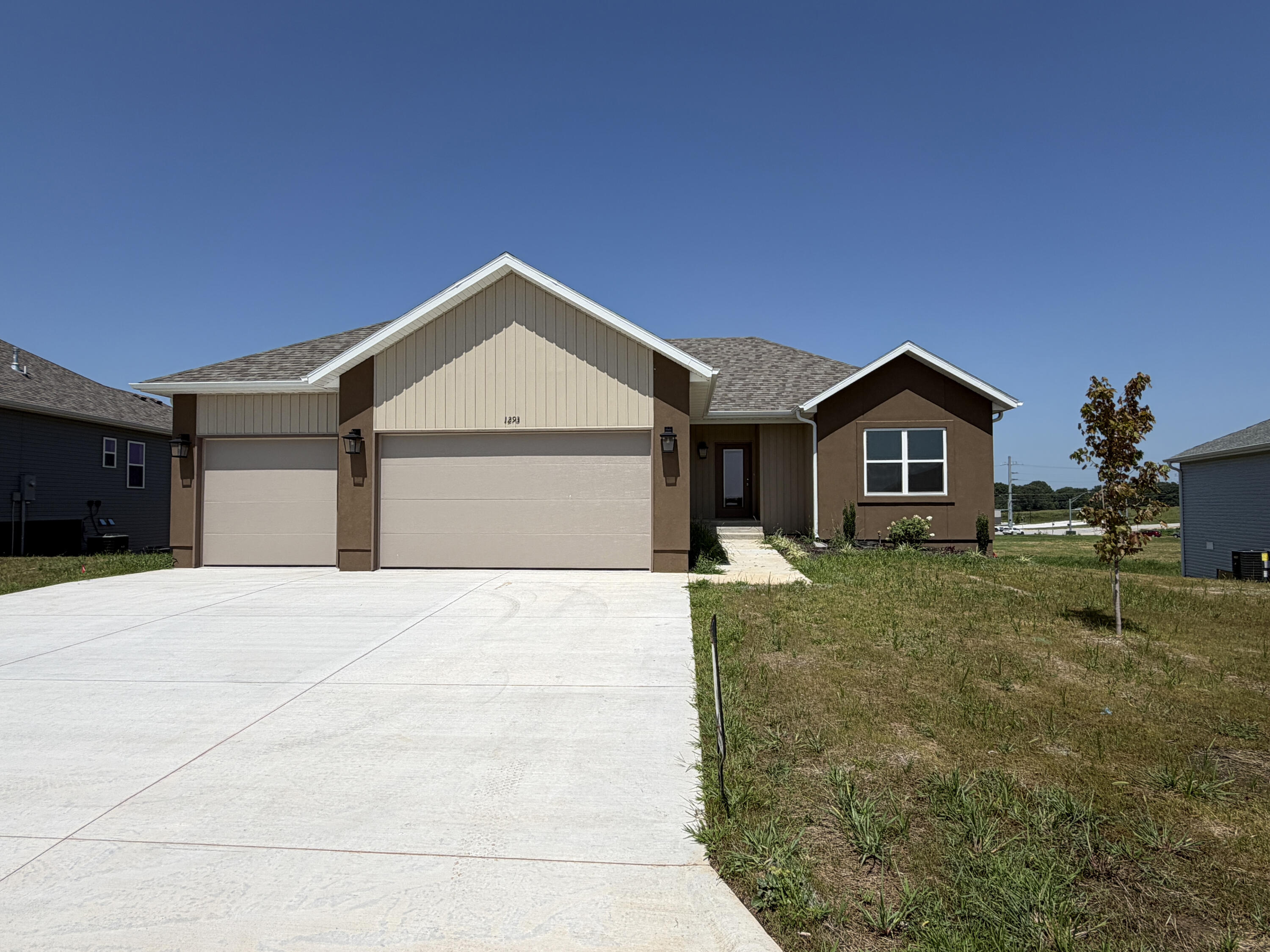 1293 N Maxine Avenue, Nixa MO 65714