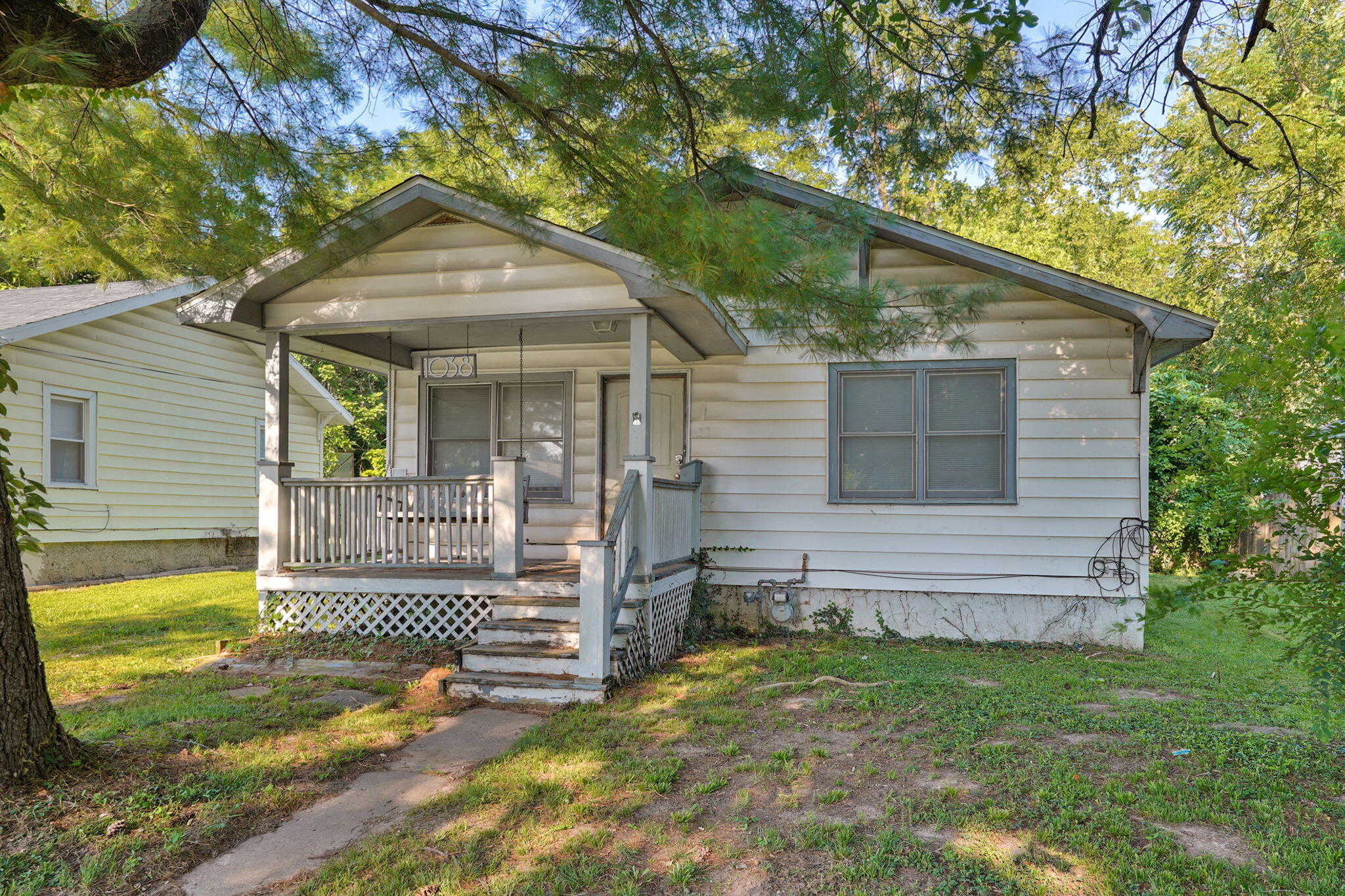 1038 S Stewart Avenue, Springfield MO 65804