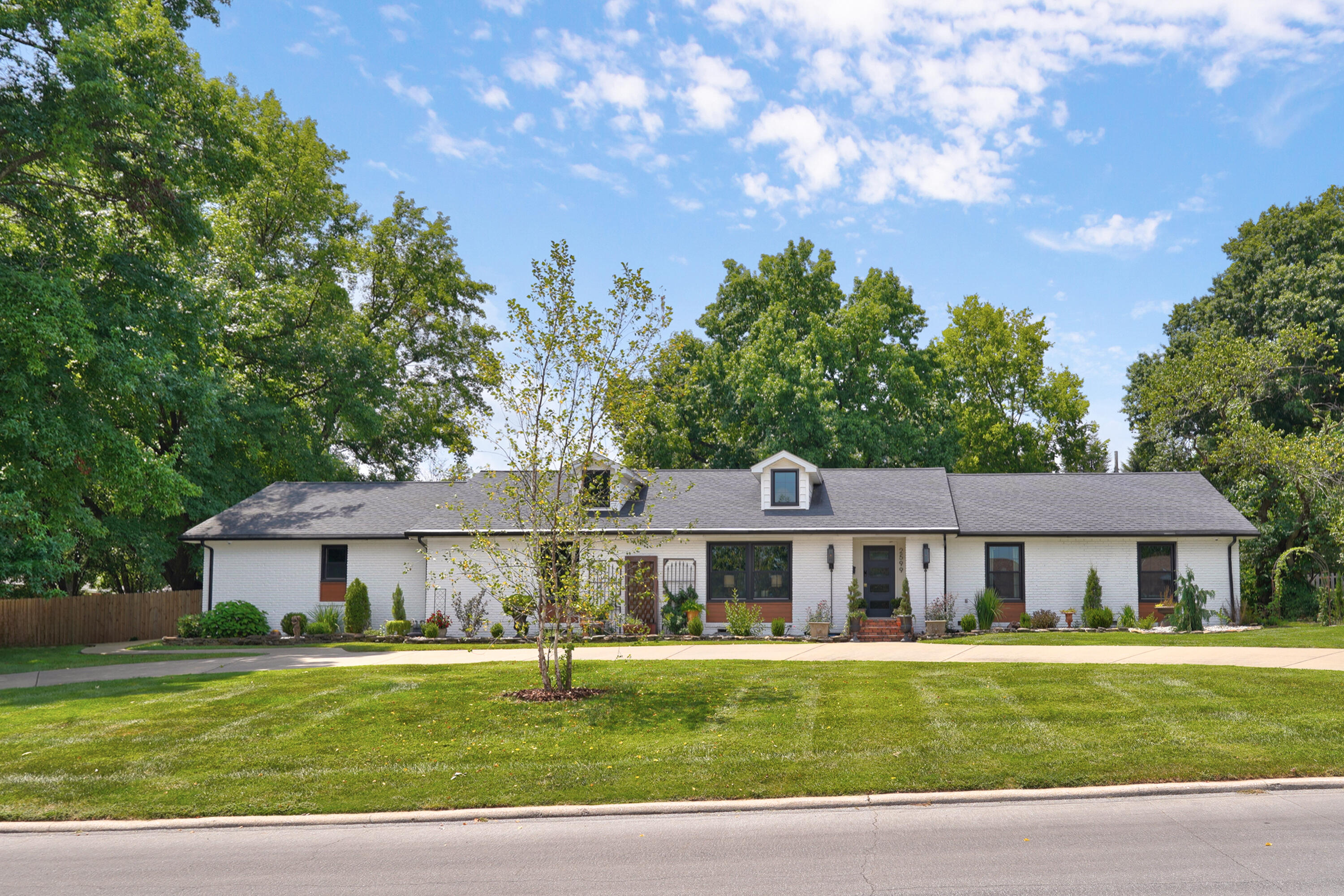 2599 S Skyline Drive, Springfield MO 65804