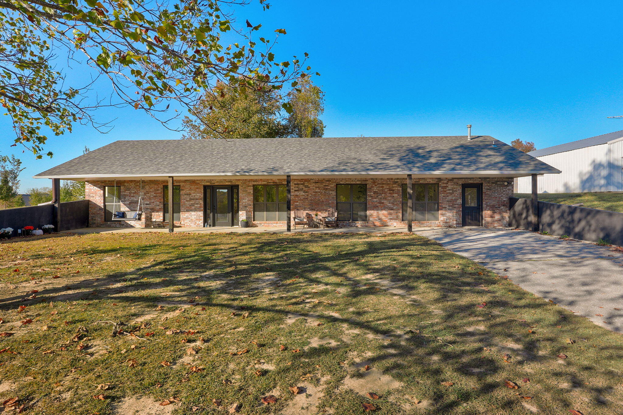 2272 Riverdale Road, Ozark MO 65721