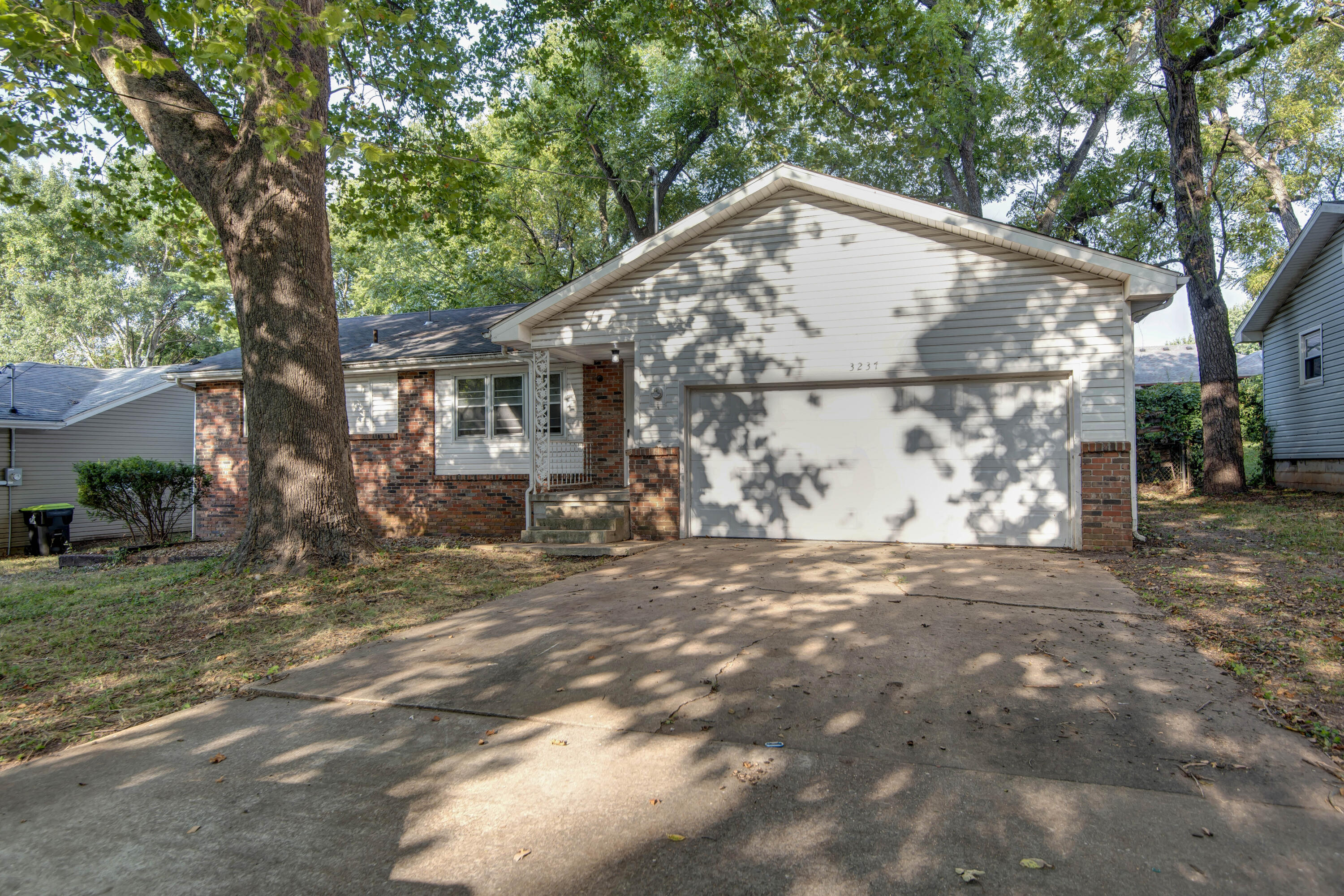 3237 S Ferguson Avenue, Springfield MO 65807