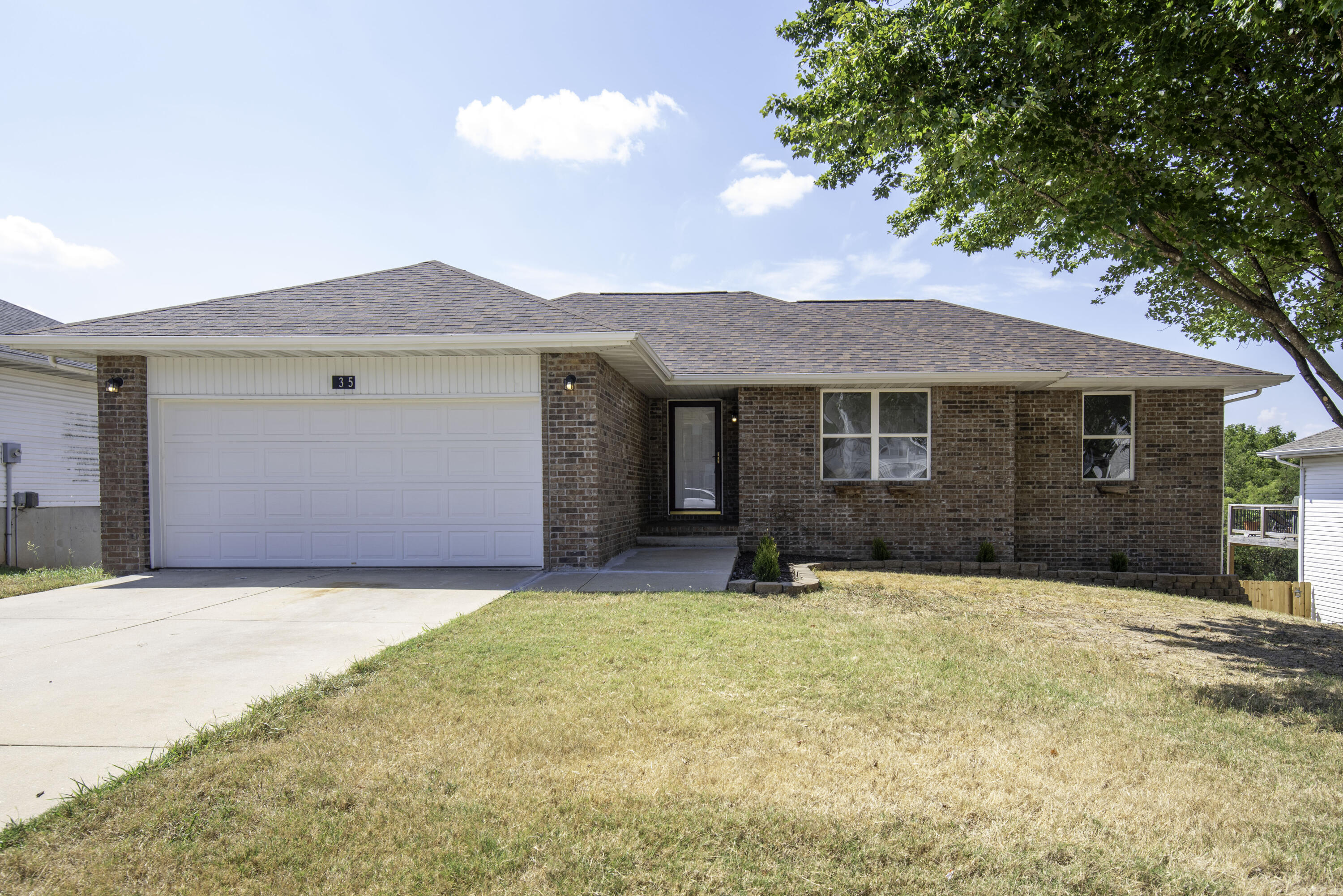3355 S Valley View Drive, Springfield MO 65807