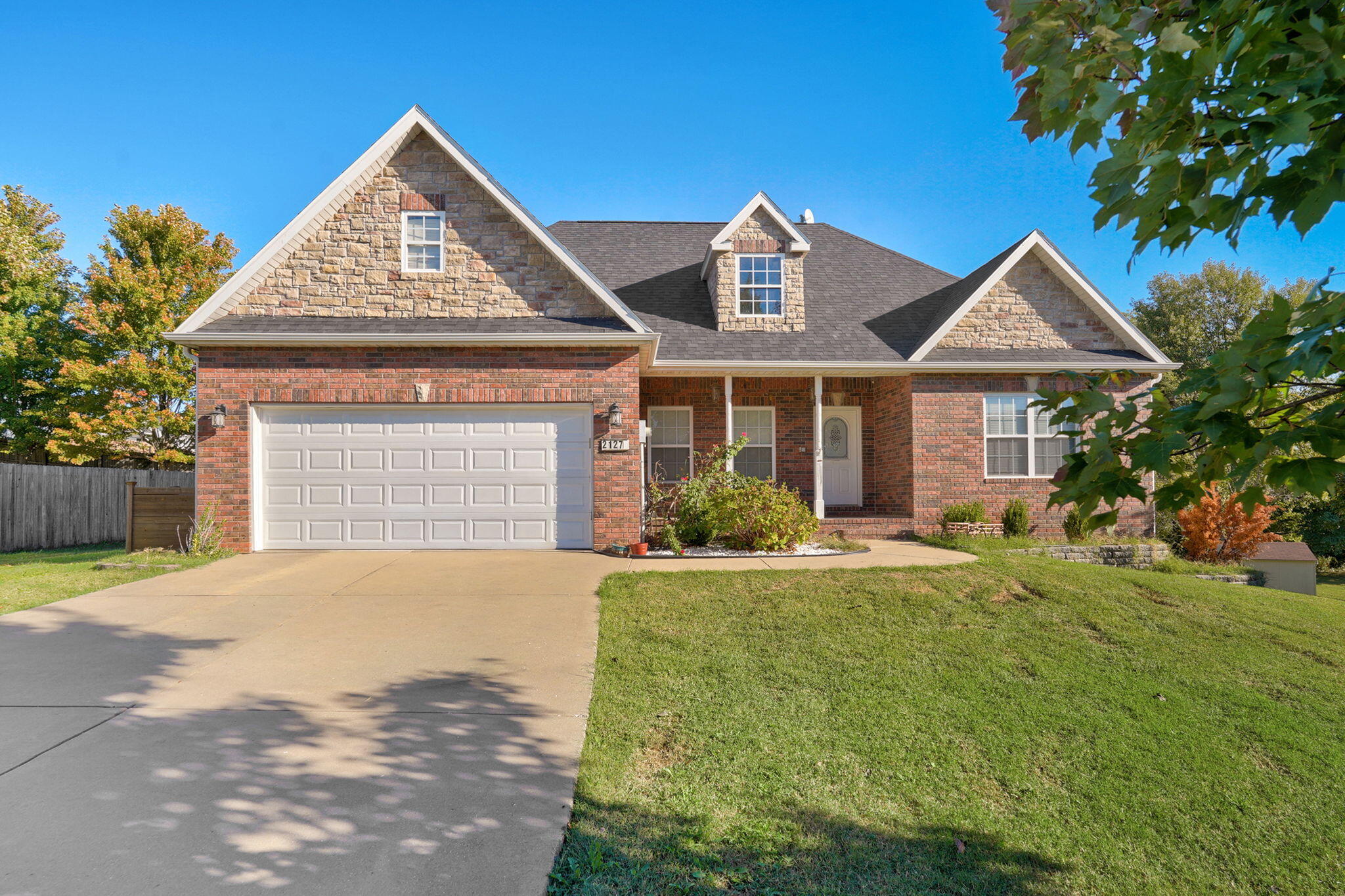 2127 N Williamsburg Lane, Ozark MO 65721