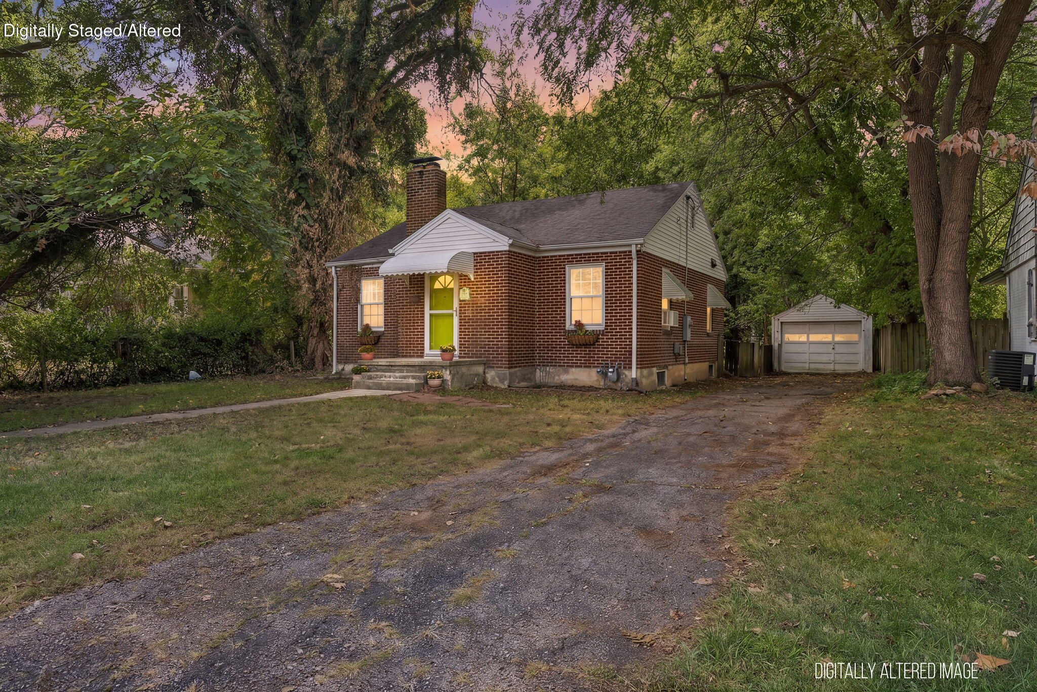 1858 E Grand Street, Springfield MO 65804
