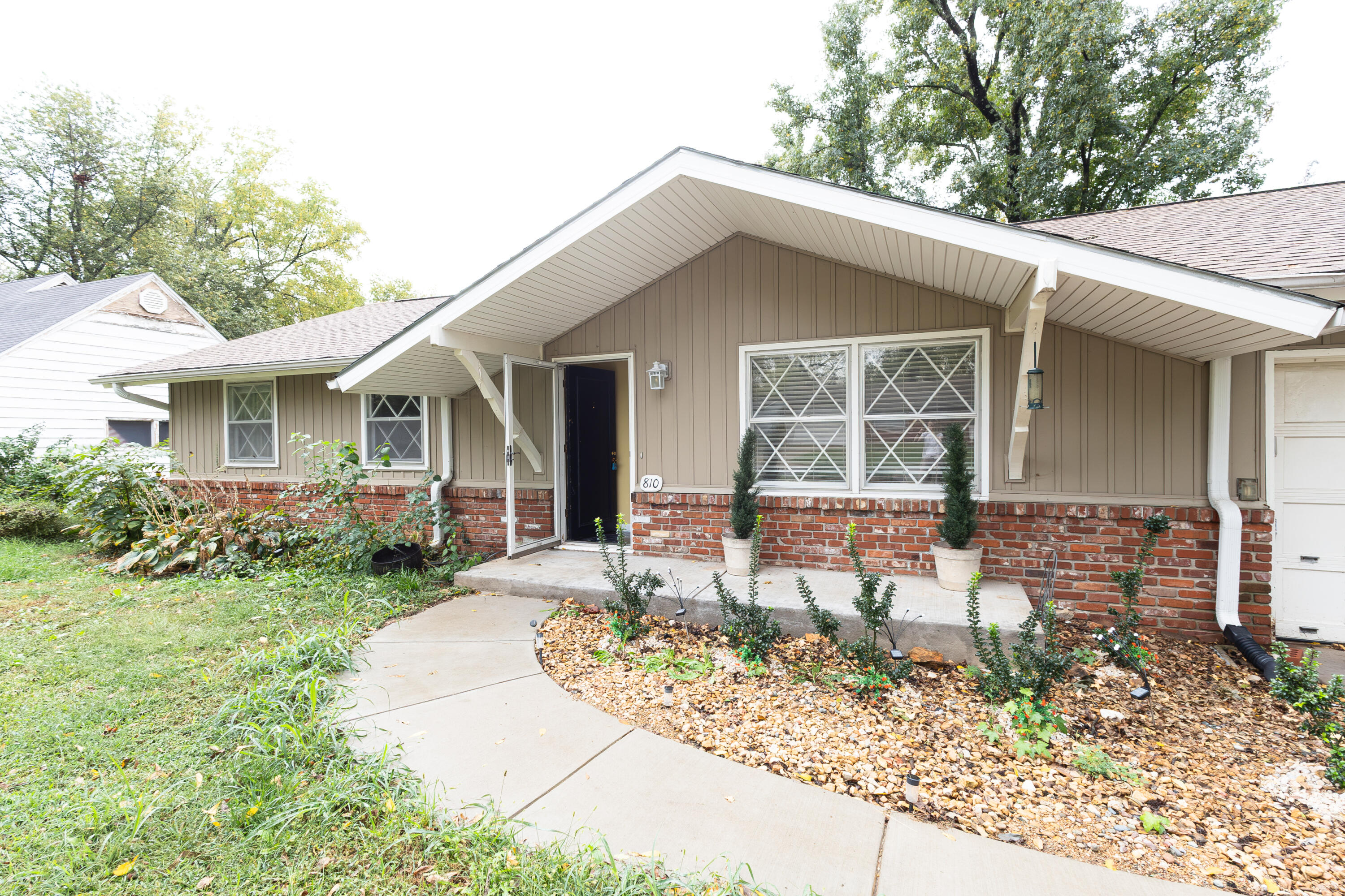 810 W Deerfield Street, Springfield MO 65807