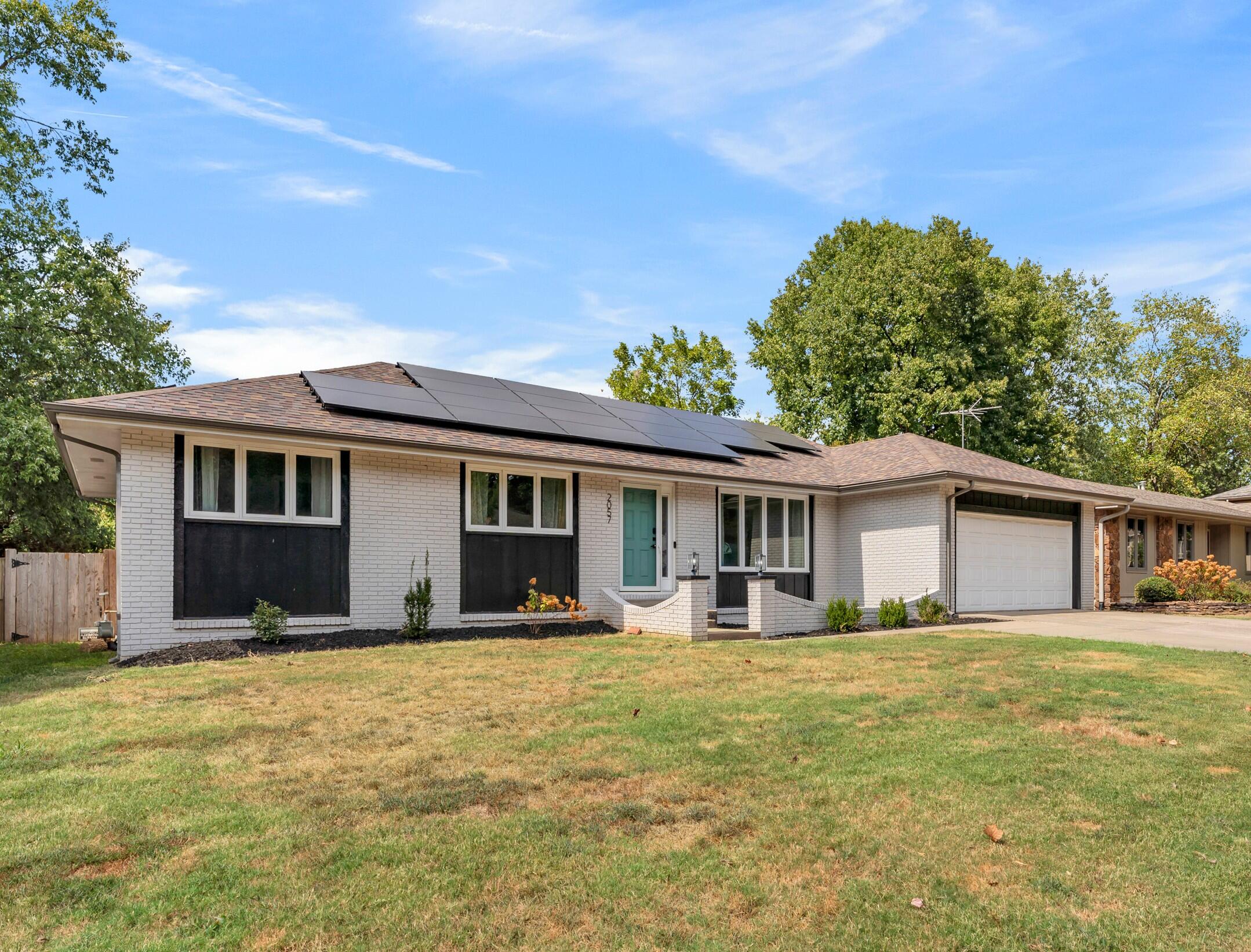 2057 S Wellington Avenue, Springfield MO 65807