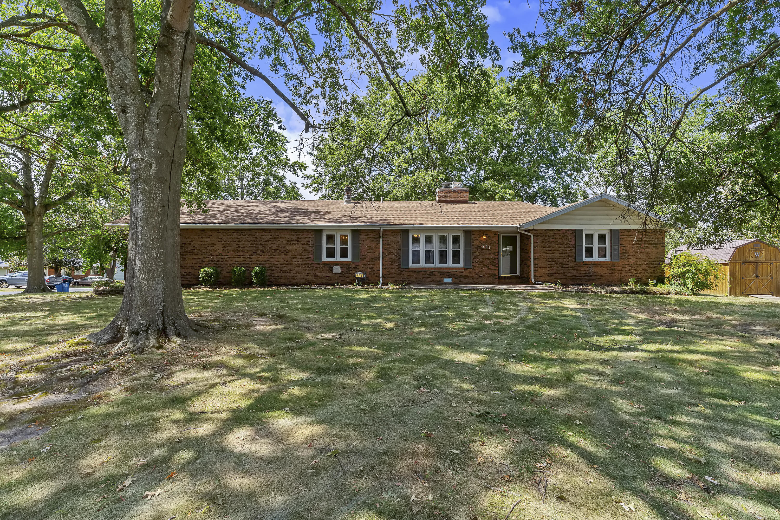721 S Pine Avenue, Republic MO 65738