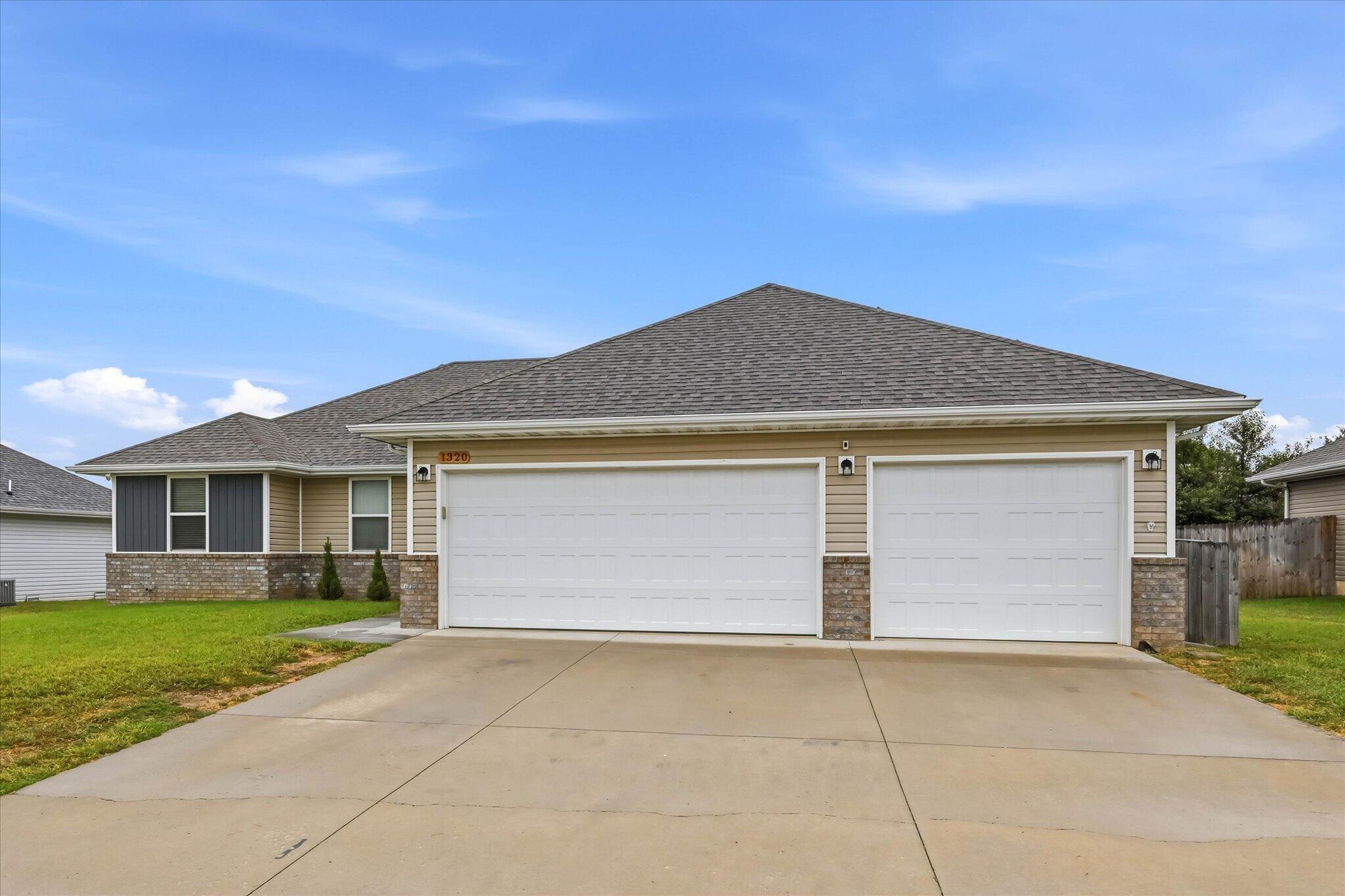1320 S Olde Savannah Avenue, Republic MO 65738