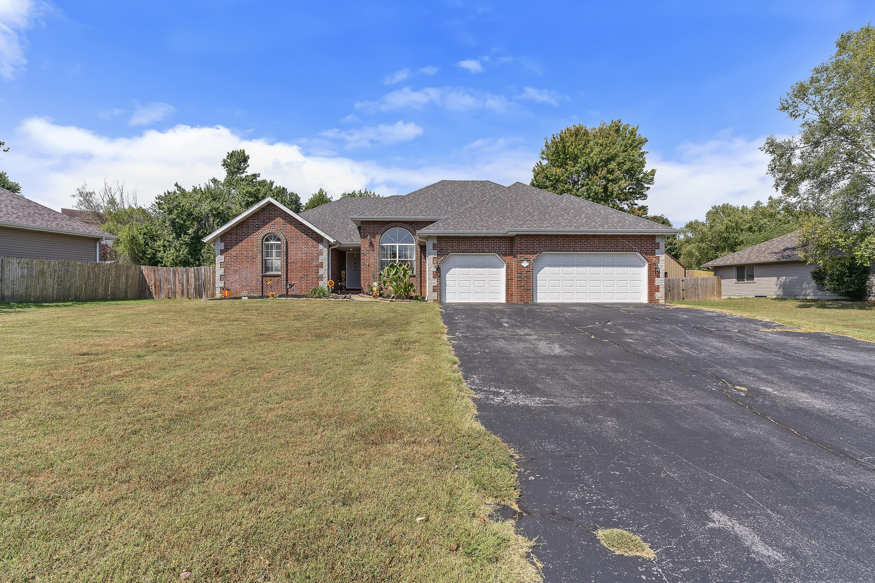 2081 N Preakness Drive, Nixa MO 65714