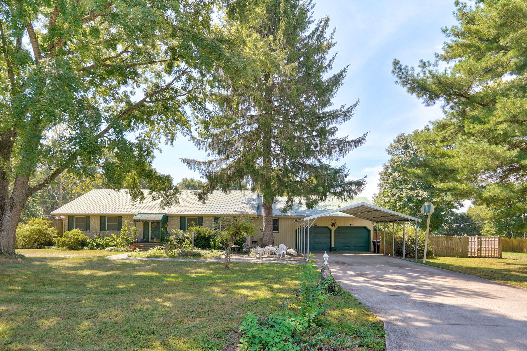 6230 E Spring Circle Drive, Springfield MO 65809