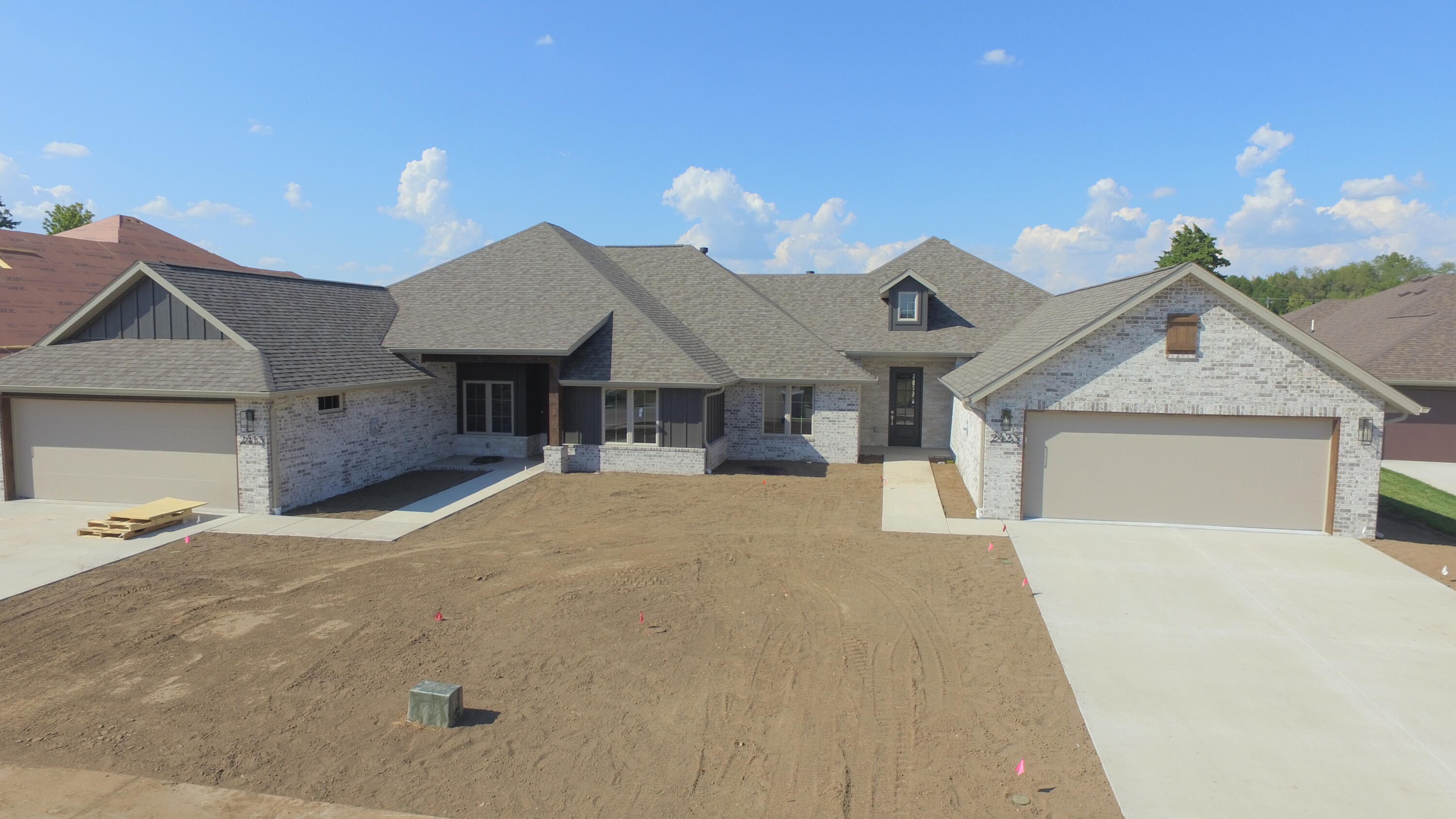 2423 E Swallow Street, Springfield MO 65804