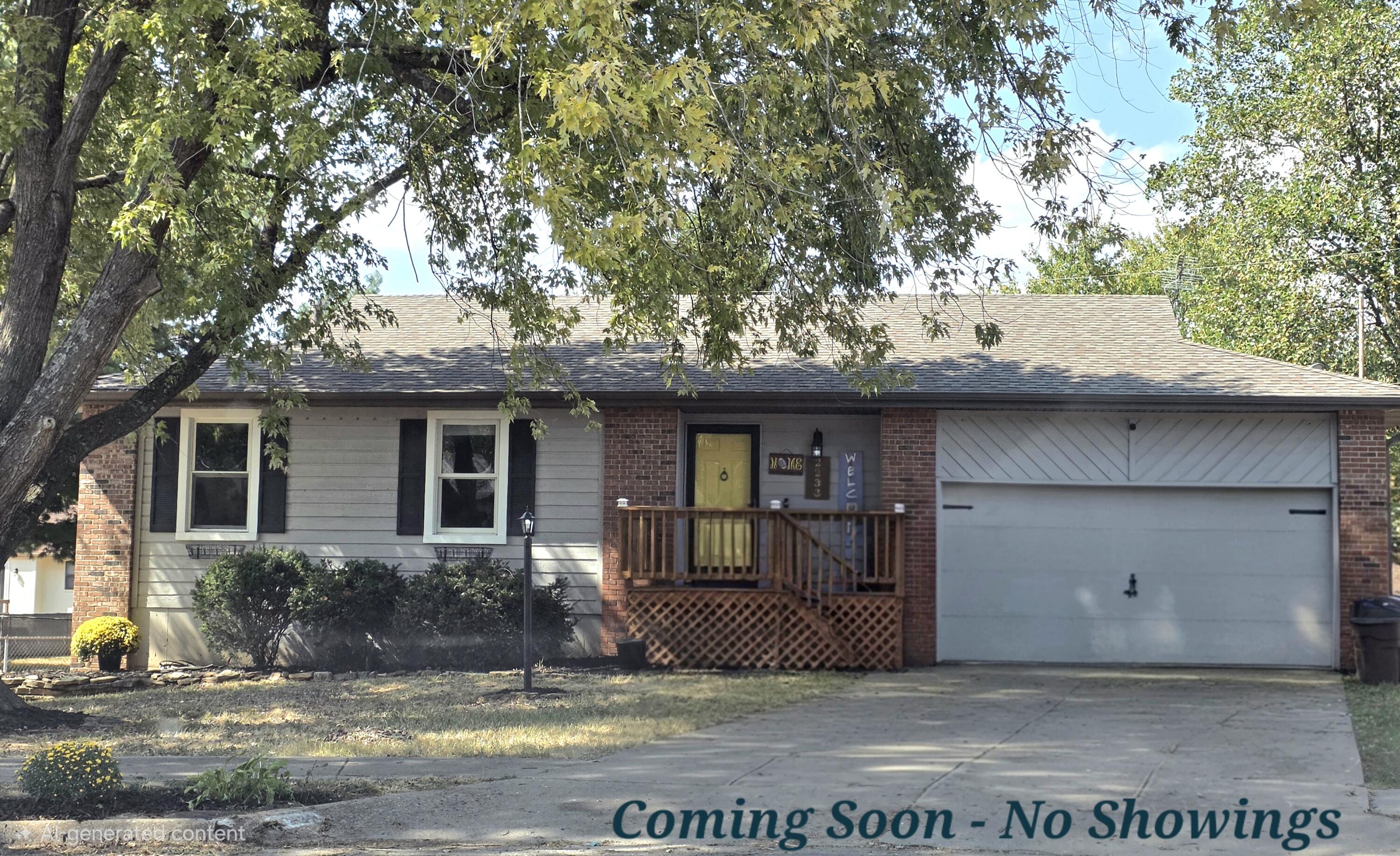 2233 S Newton Avenue, Springfield MO 65807