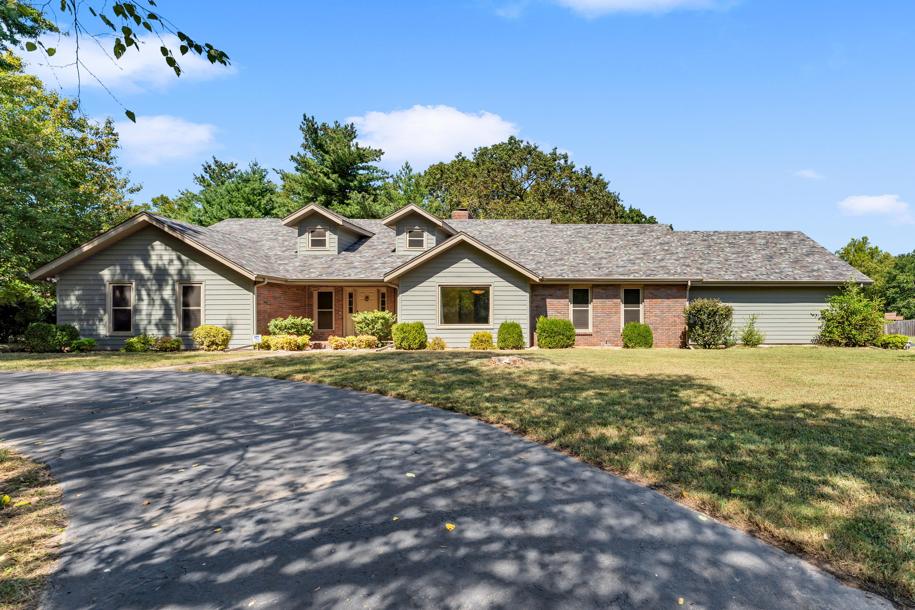 6317 S Glenridge Drive, Springfield MO 65804