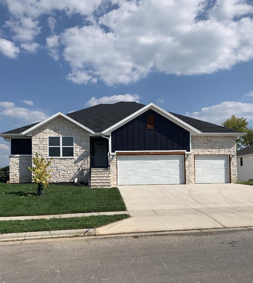 646 W Brook Hollow Road, Nixa MO 65714