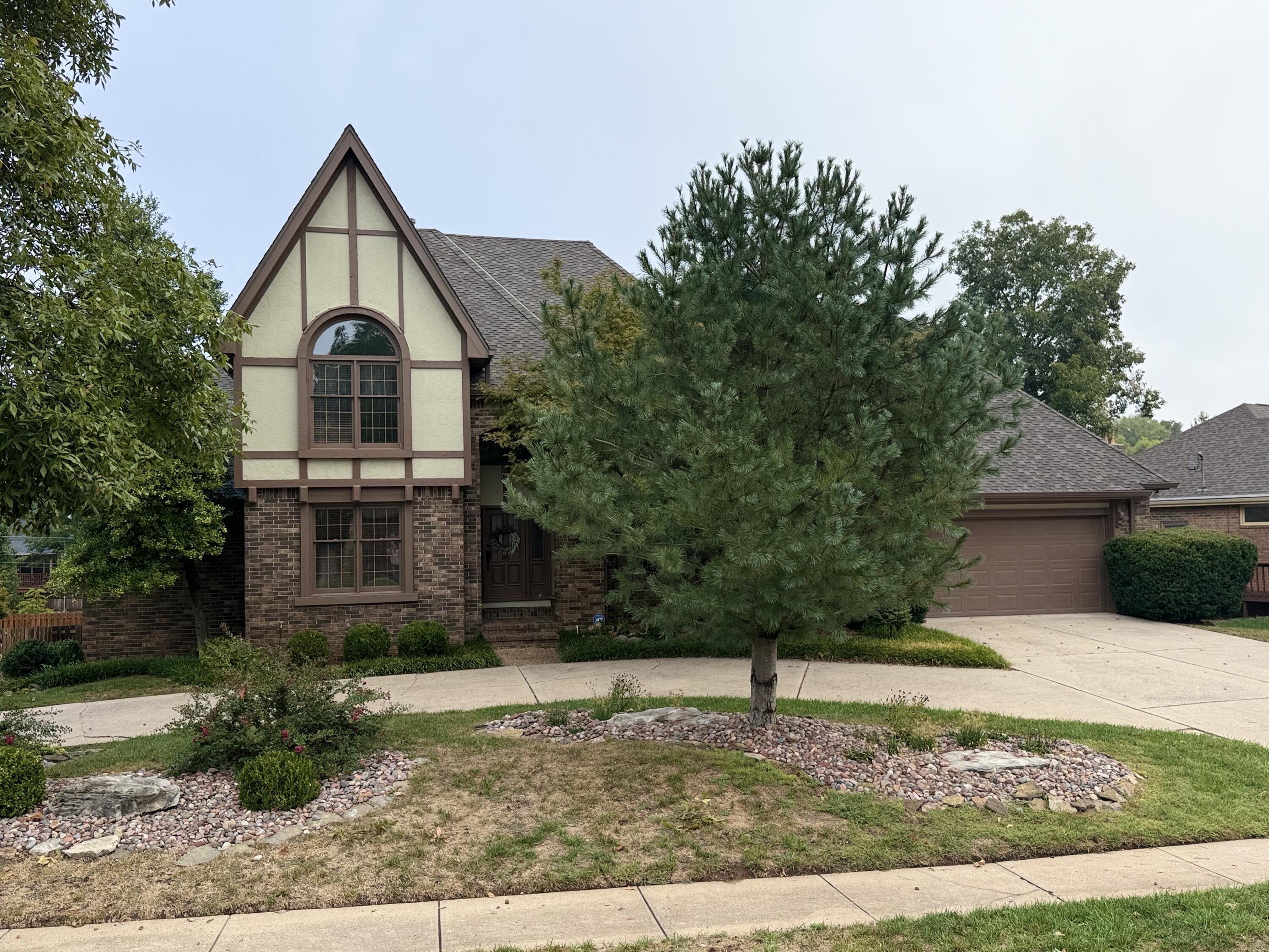 1921 E Nottingham Street, Springfield MO 65804