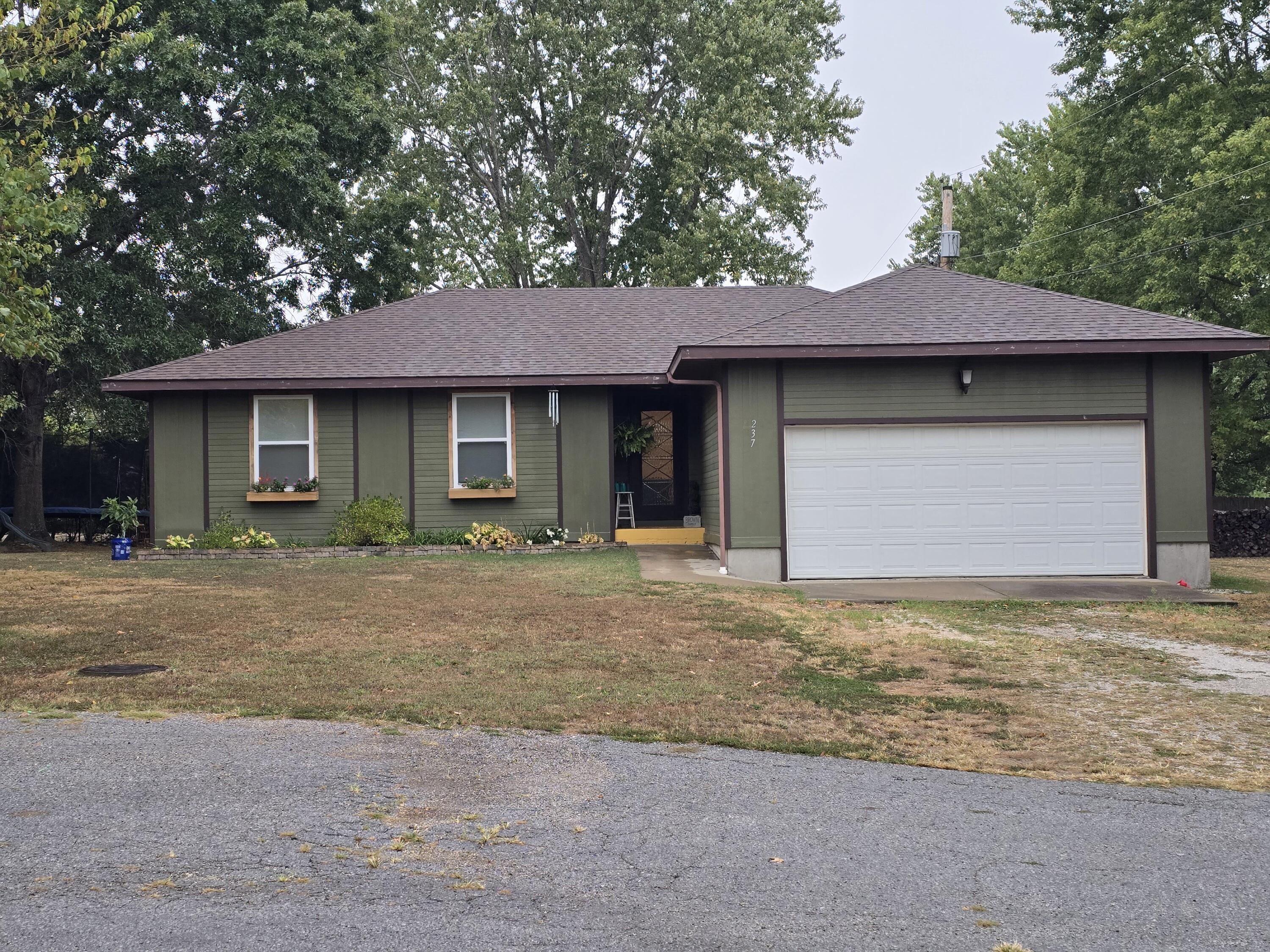 237 Renee Avenue, Sparta MO 65753