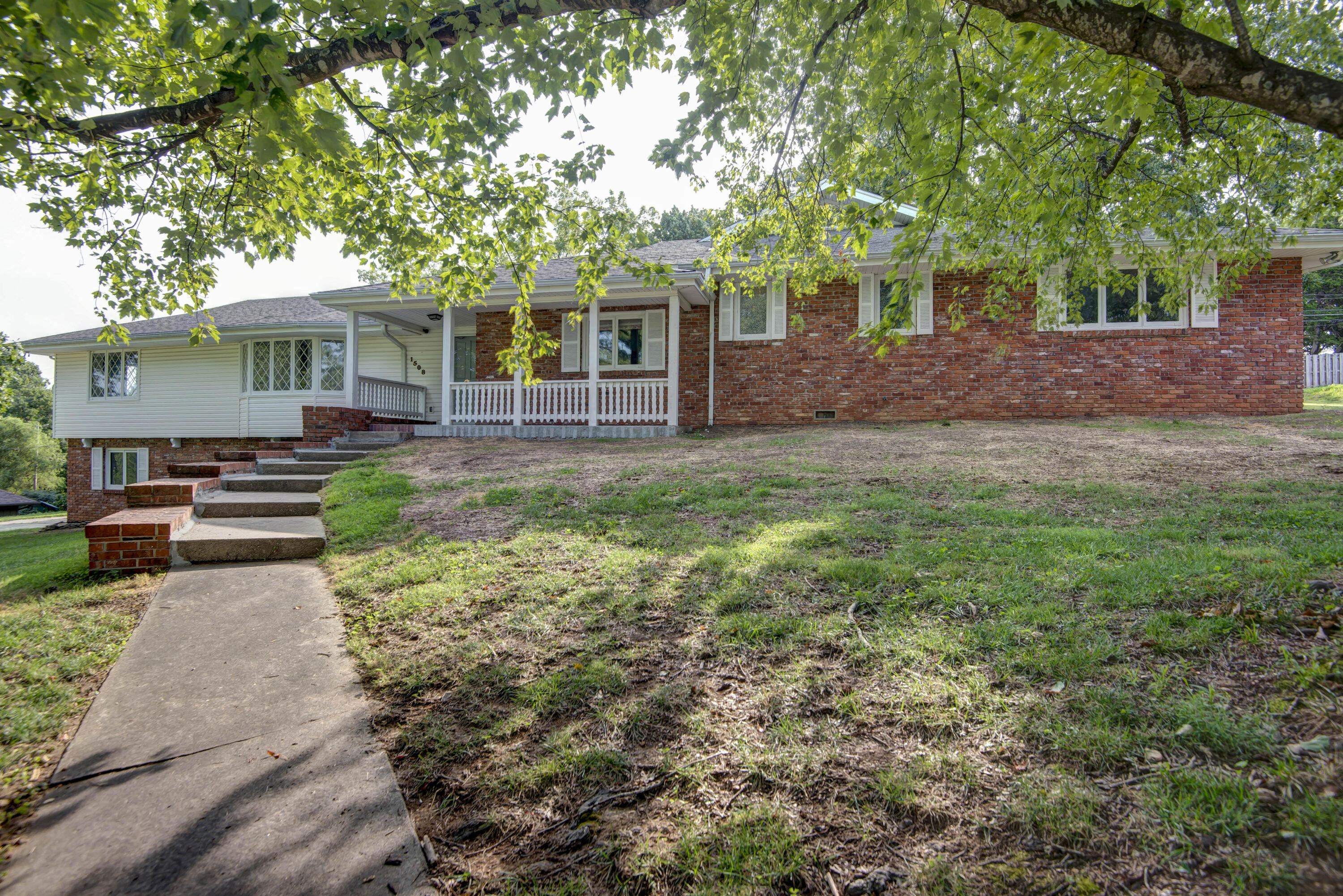 1508 S Essex Road, Springfield MO 65809