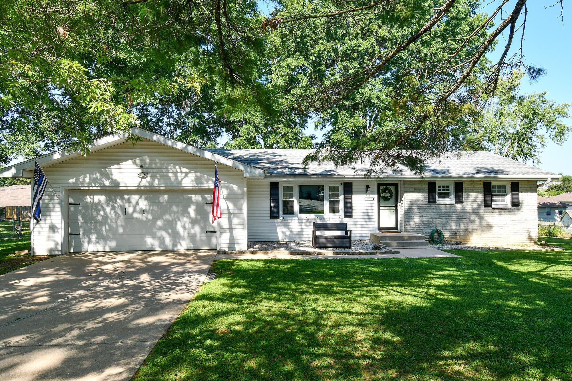 1709 S 11th Avenue, Ozark MO 65721