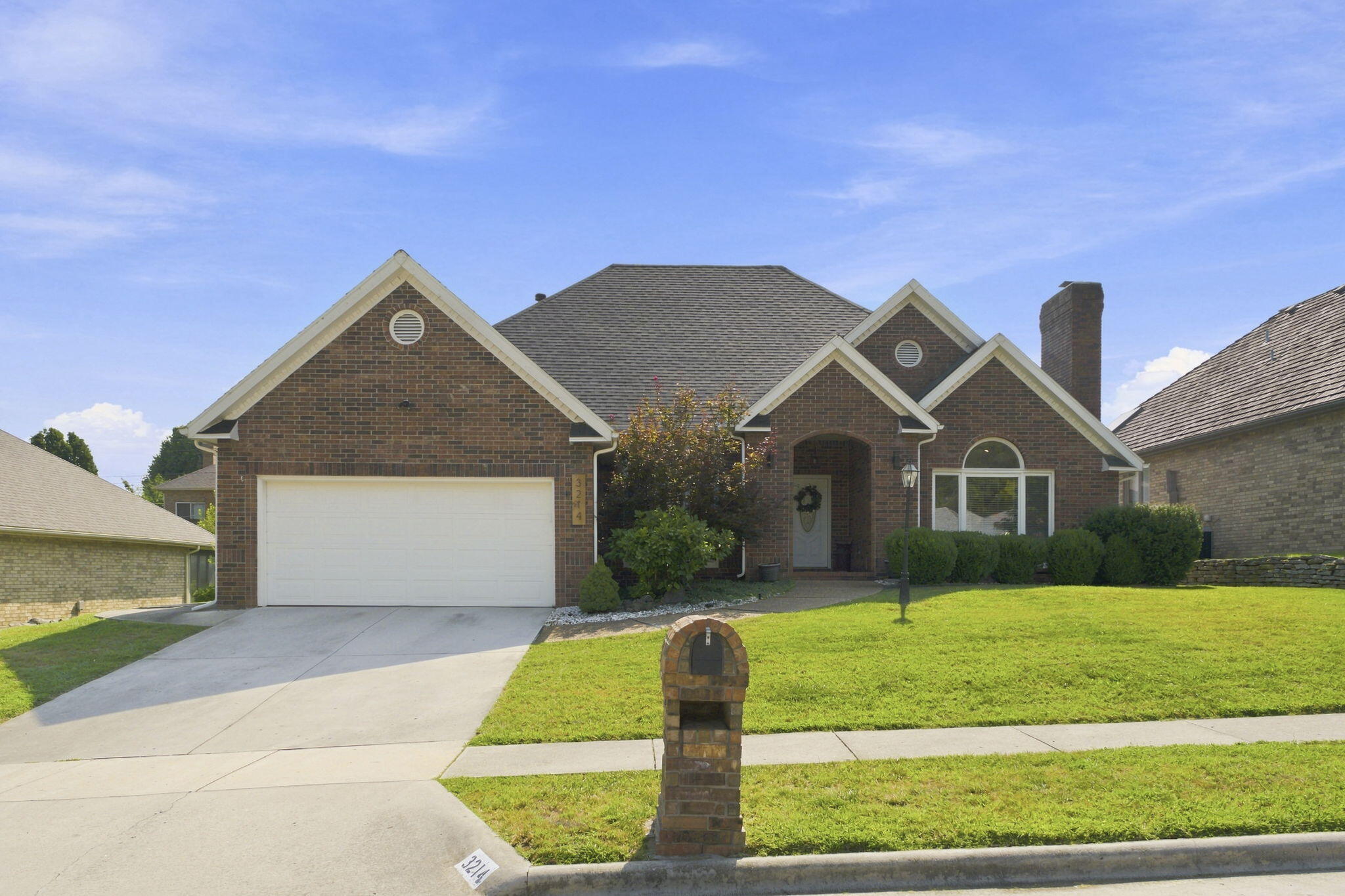 3214 S Oak Avenue, Springfield MO 65804