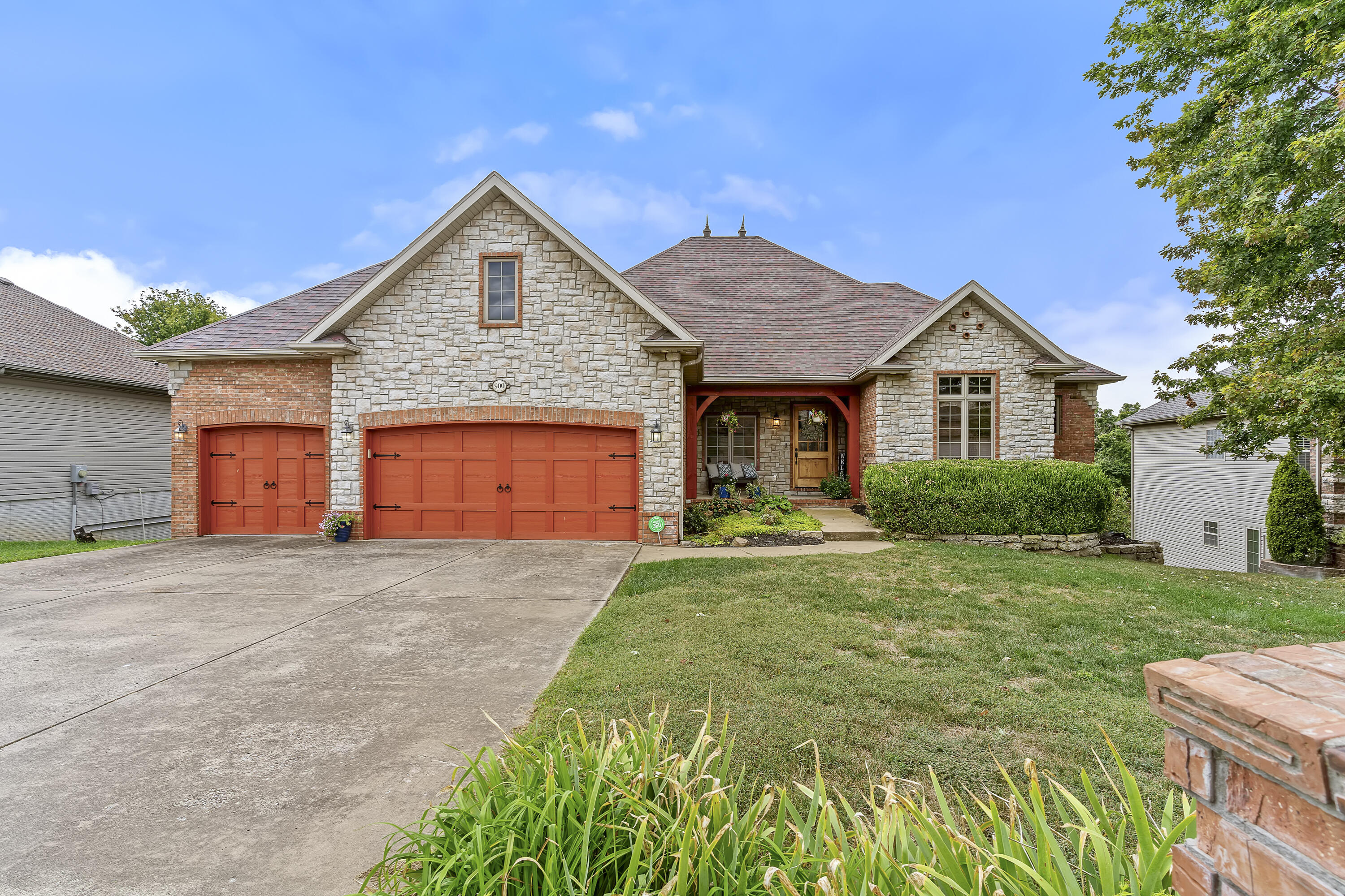 900 E Welch Street, Nixa MO 65714