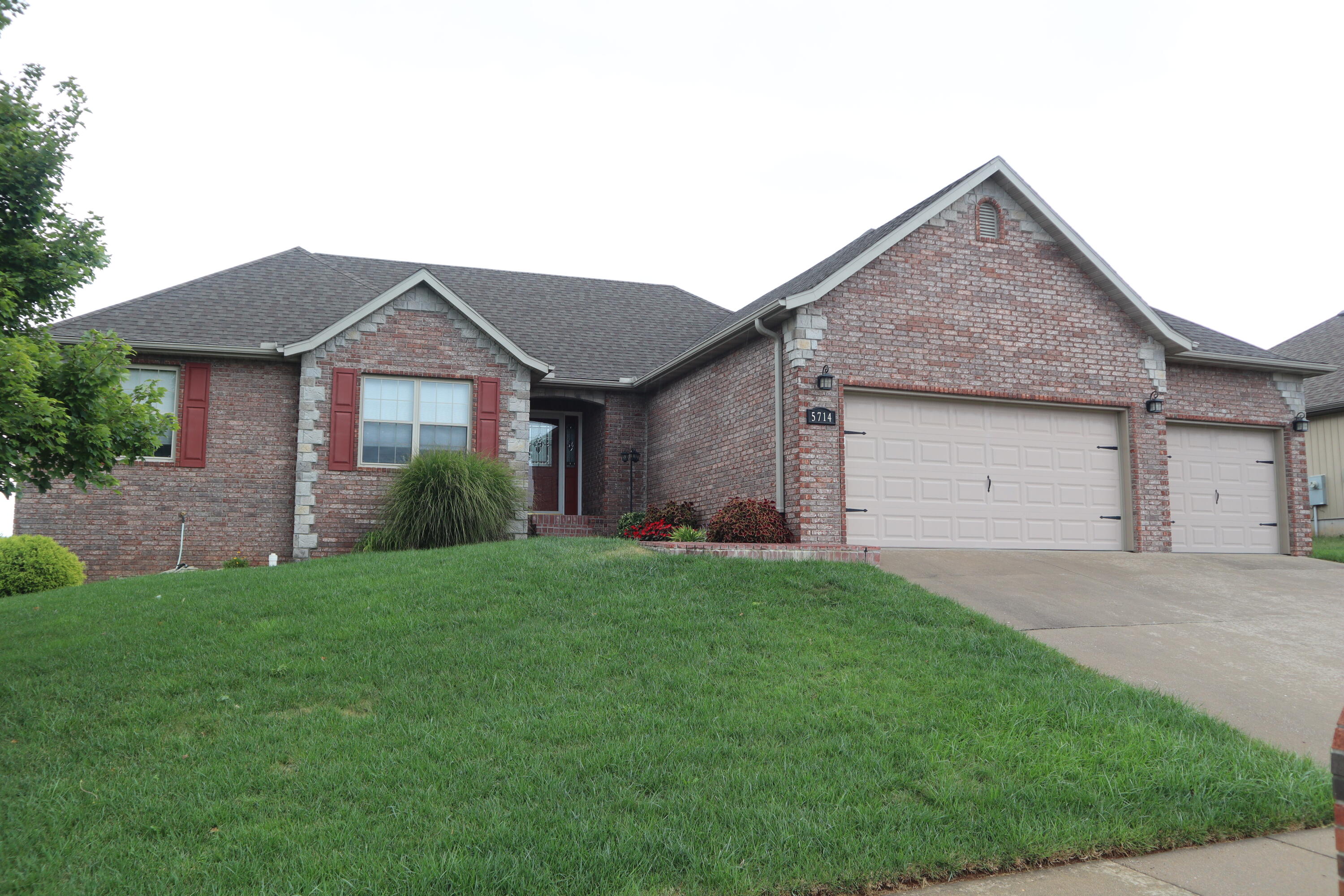 5714 S Lexington Avenue, Springfield MO 65810
