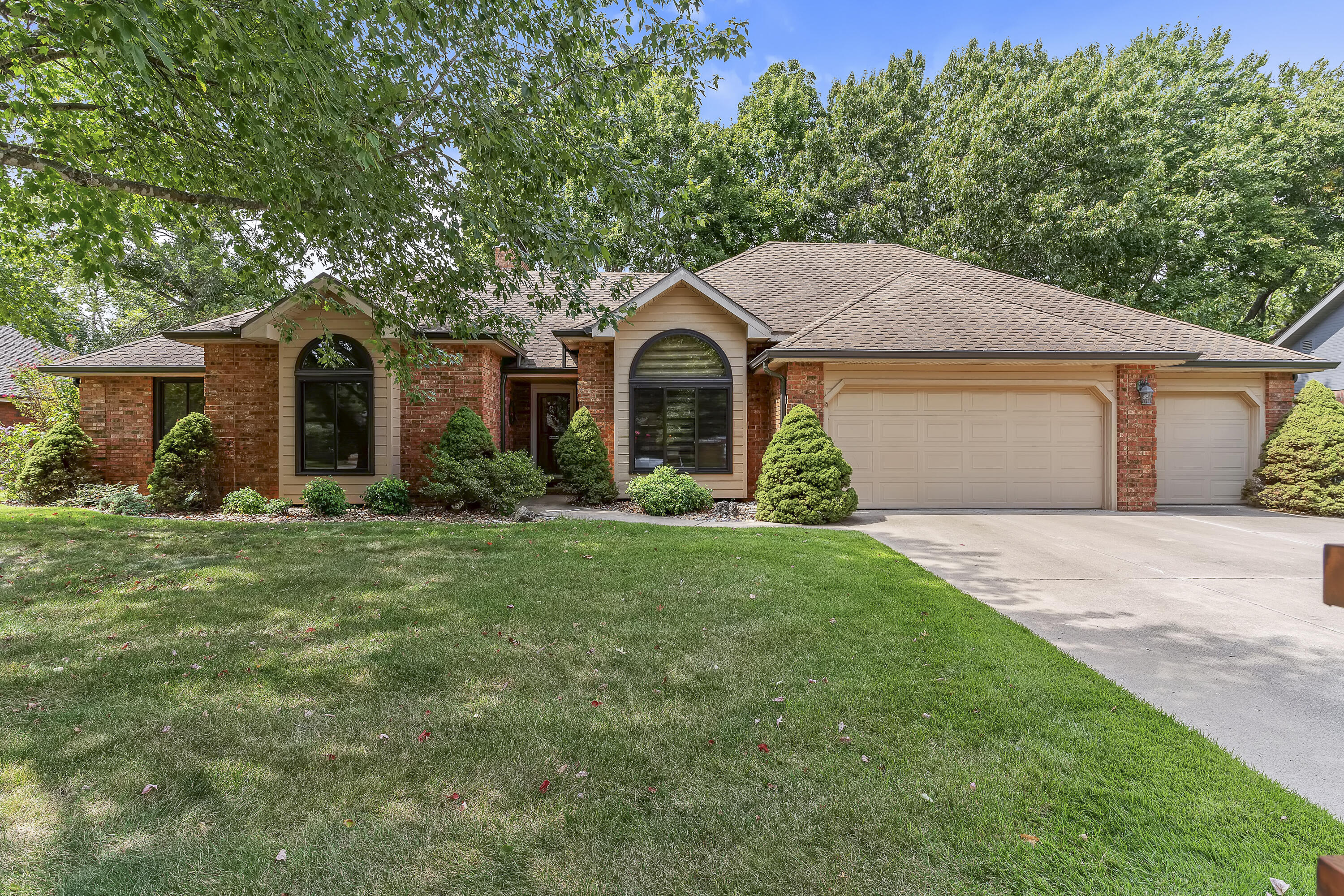 4715 S Connor Avenue, Springfield MO 65804