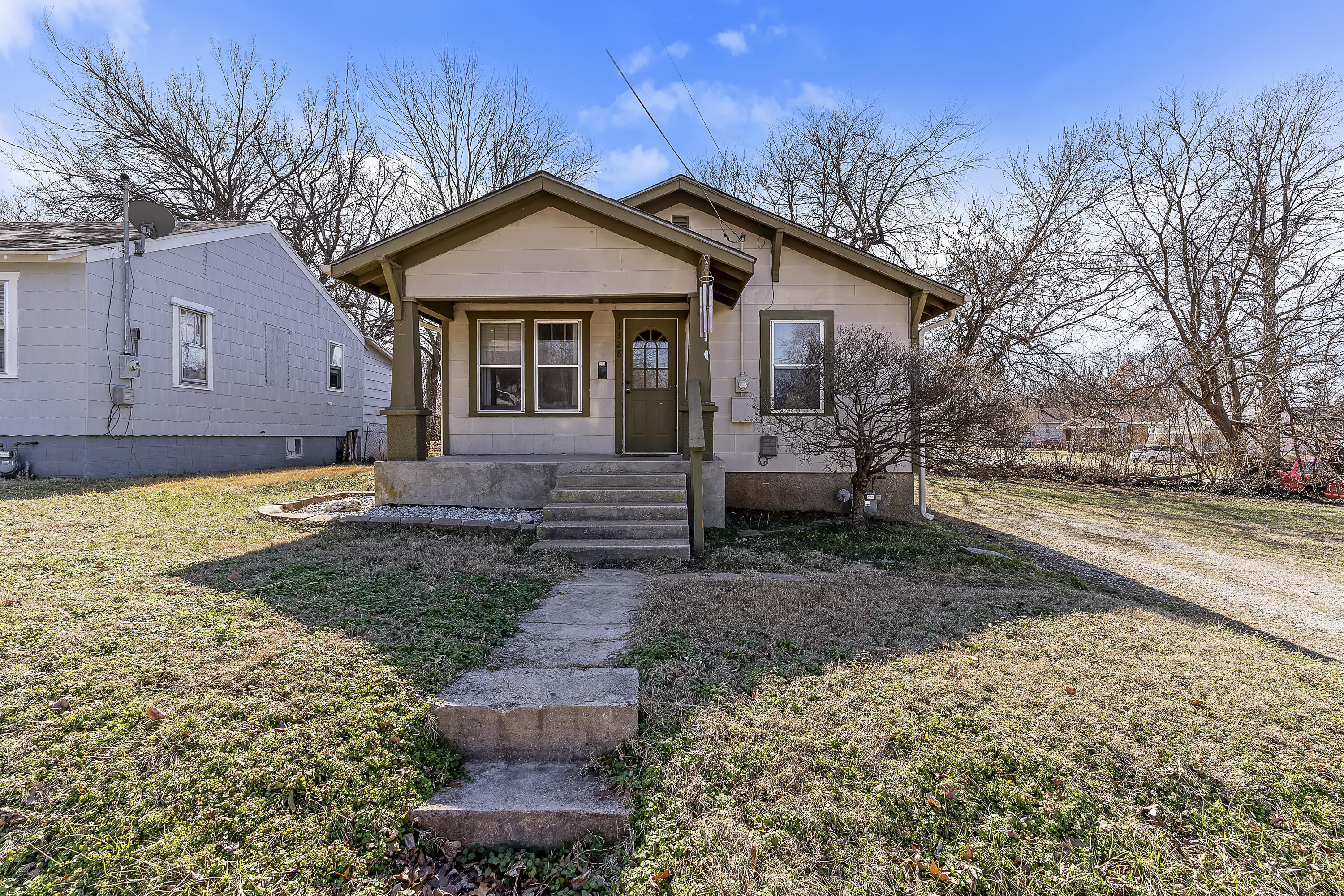 1328 W Elm Street, Springfield MO 65806