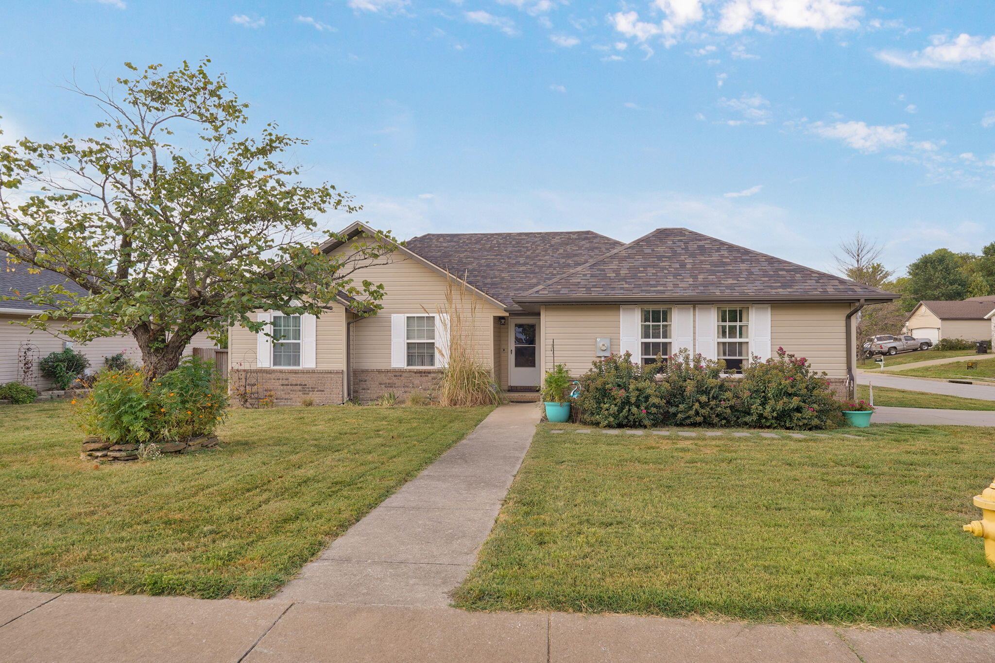 4037 W Linwood Street, Springfield MO 65807