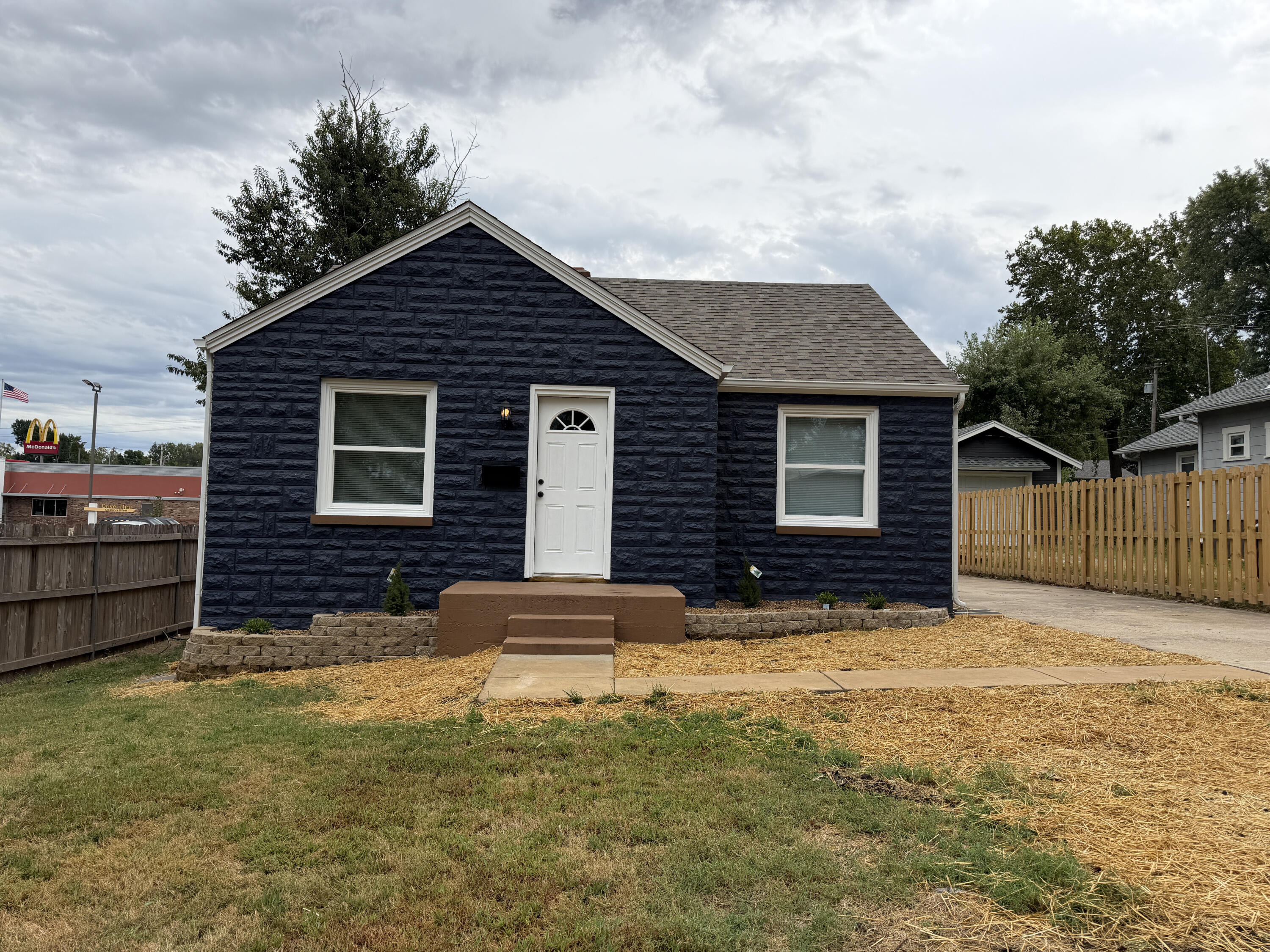 2336 N Johnston Avenue, Springfield MO 65803