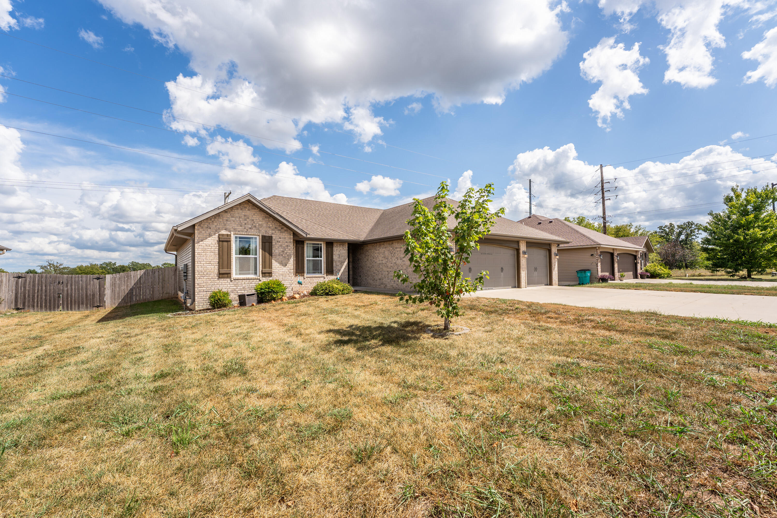 612 N Lincoln Avenue, Republic MO 65738