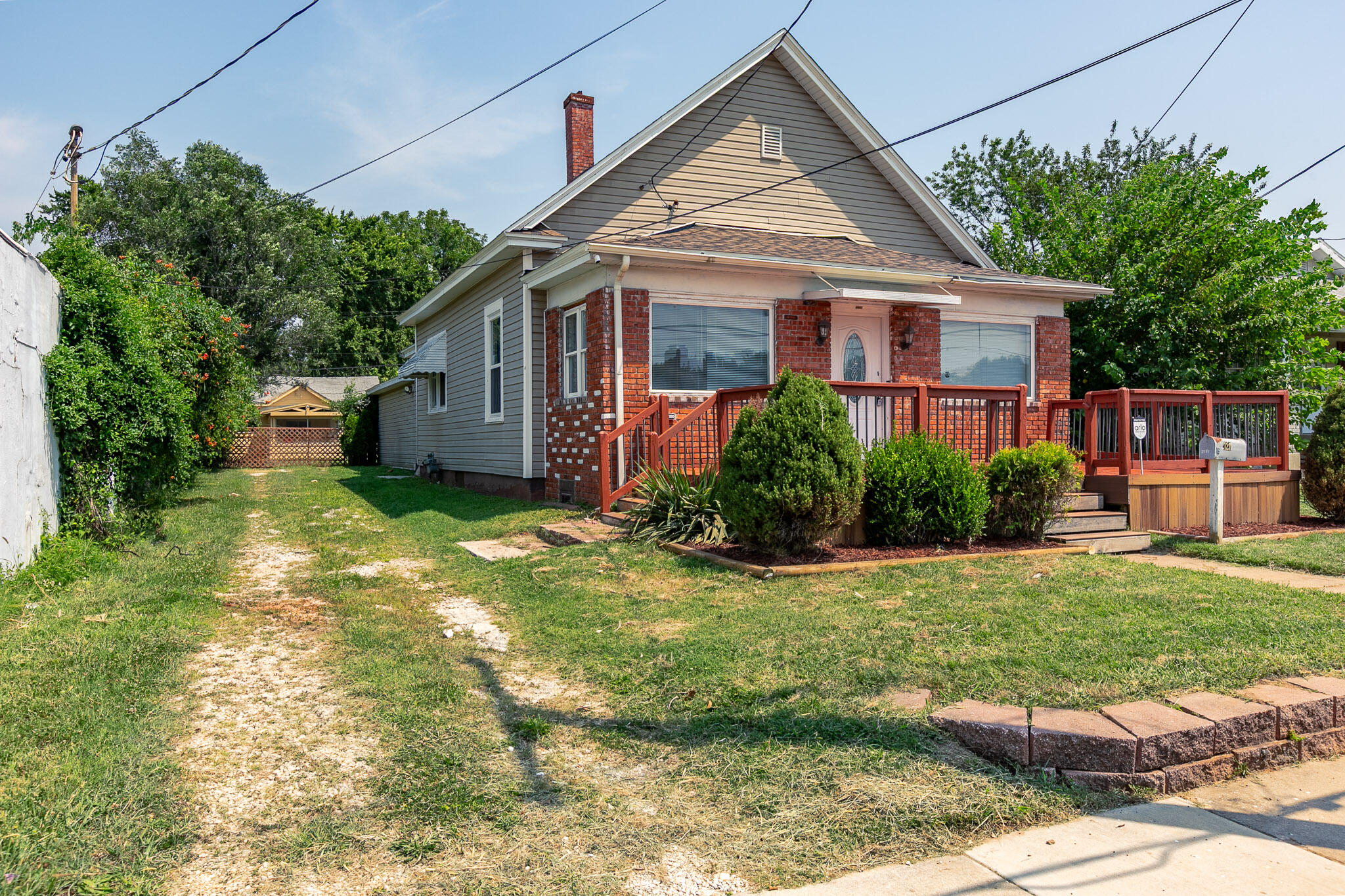 2121 W College Street, Springfield MO 65806