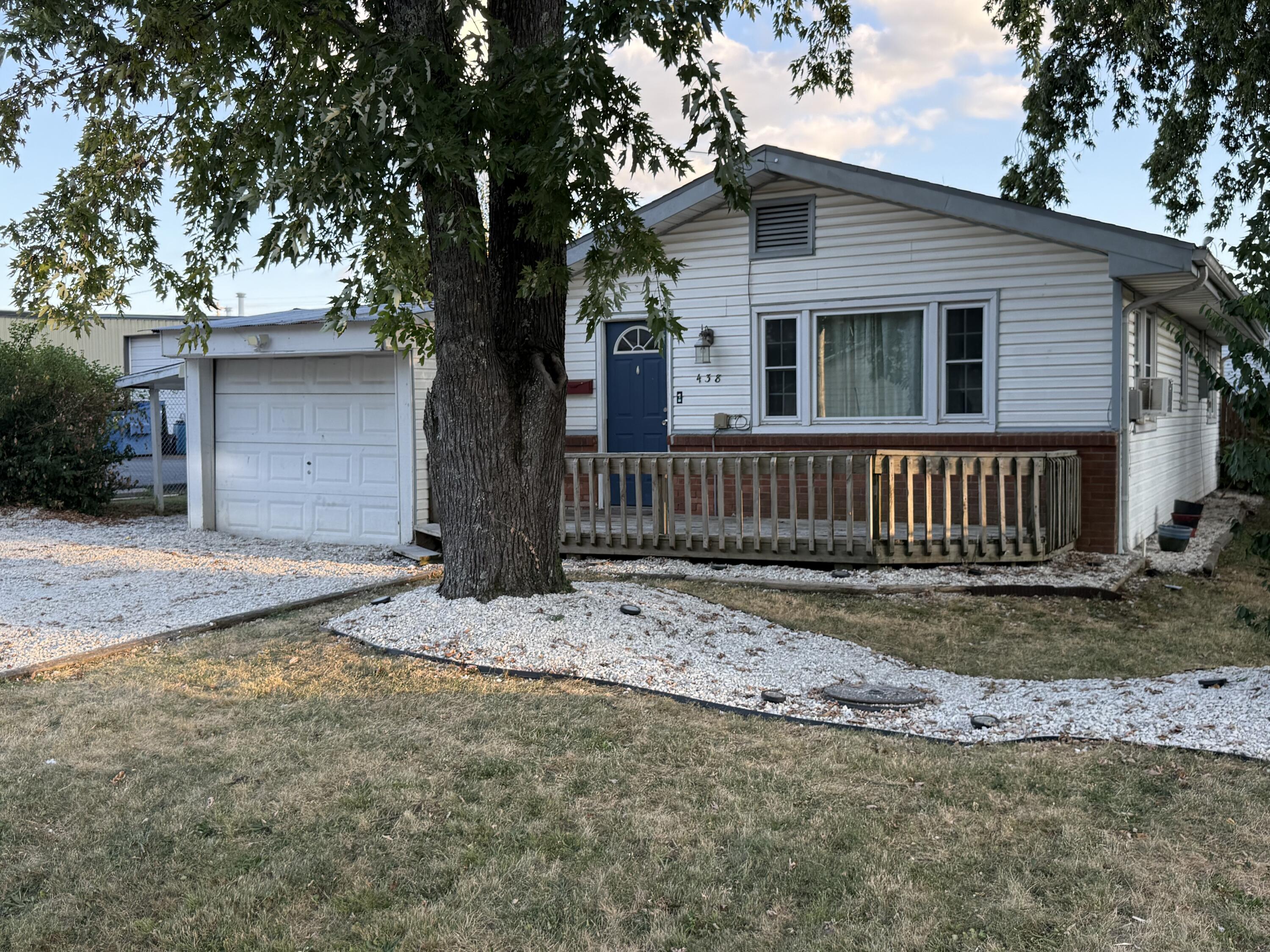 438 E Madison Street, Marshfield MO 65706