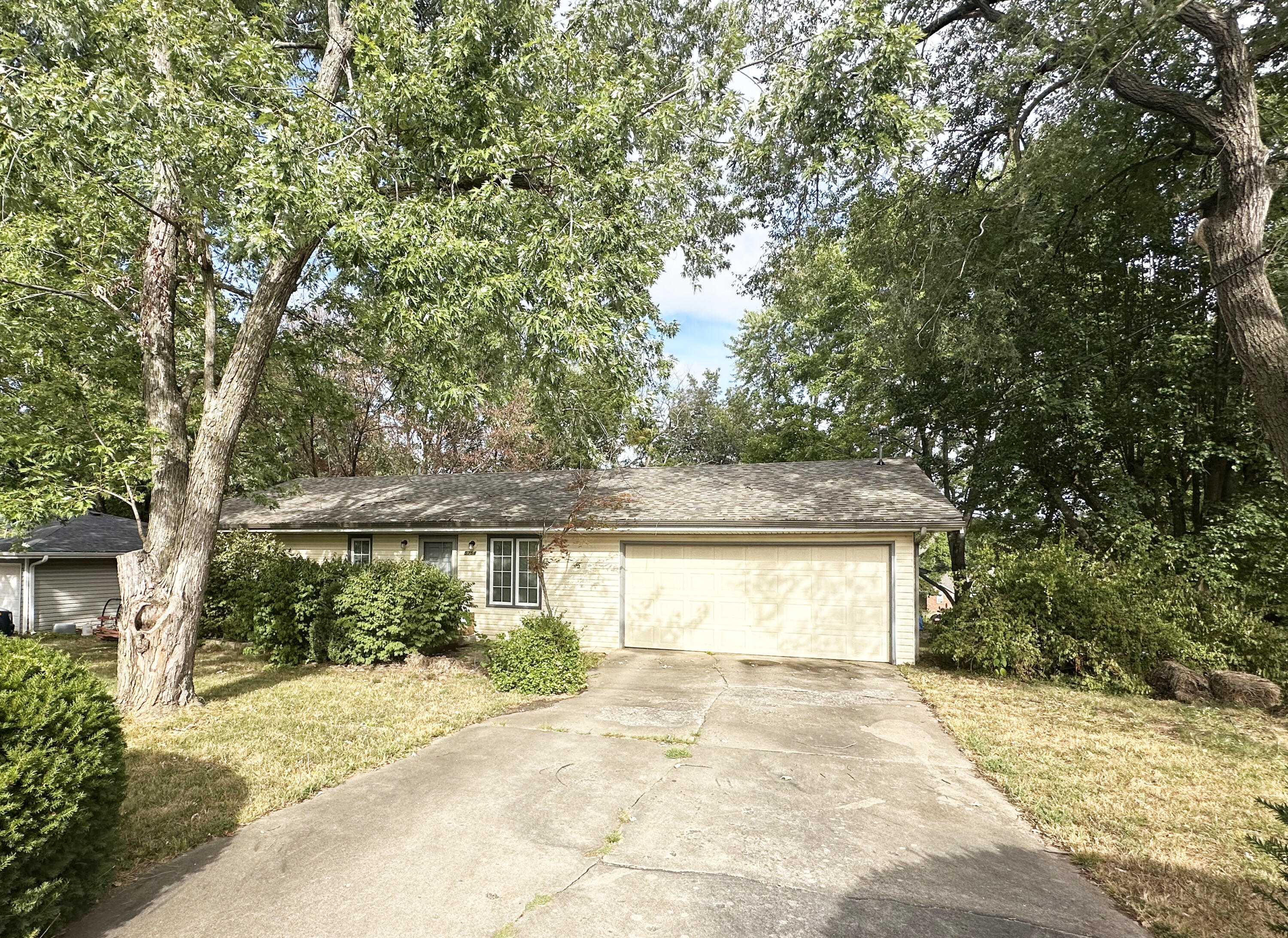 5758 S Kimbrough Avenue, Springfield MO 65810