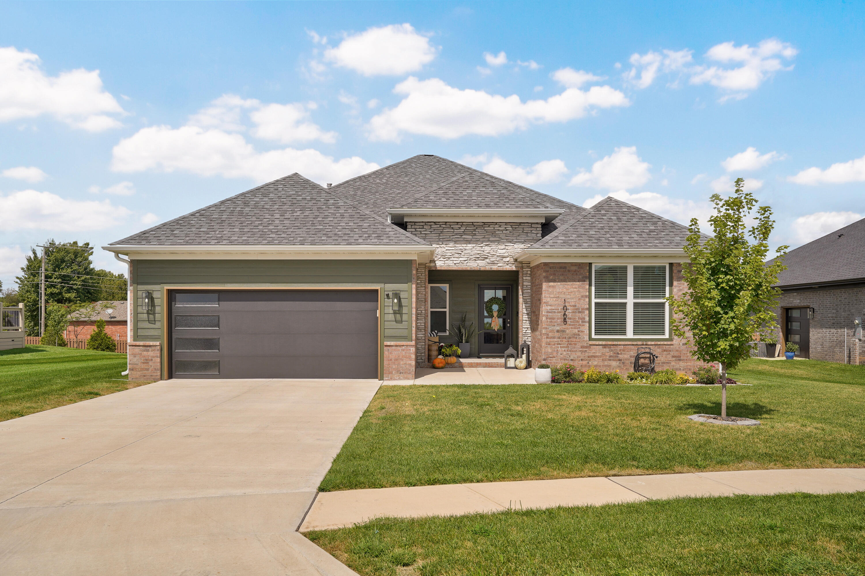 1065 W Gaslight Drive, Springfield MO 65810