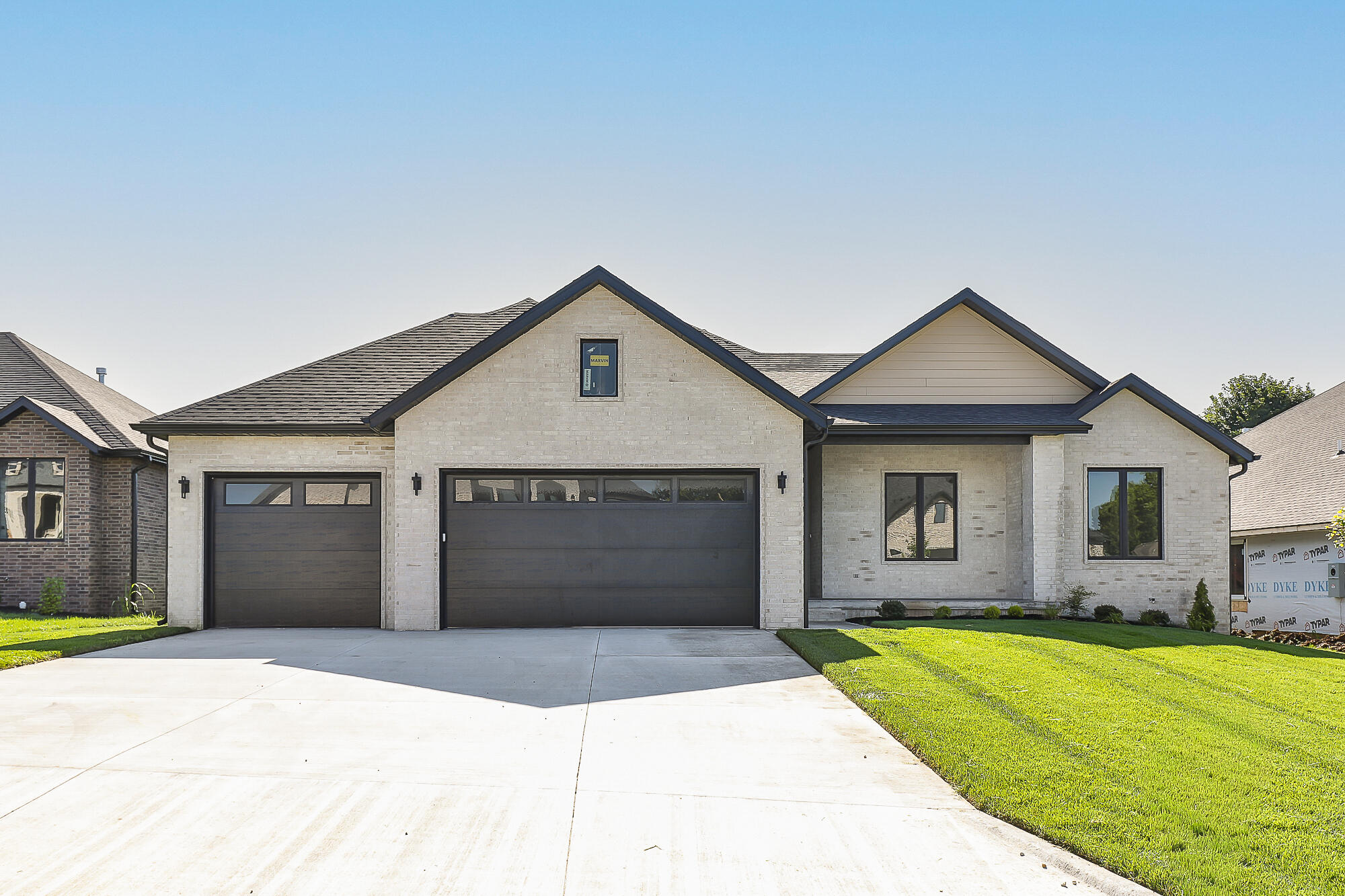 2016 N Silver Charm Avenue, Springfield MO 65802