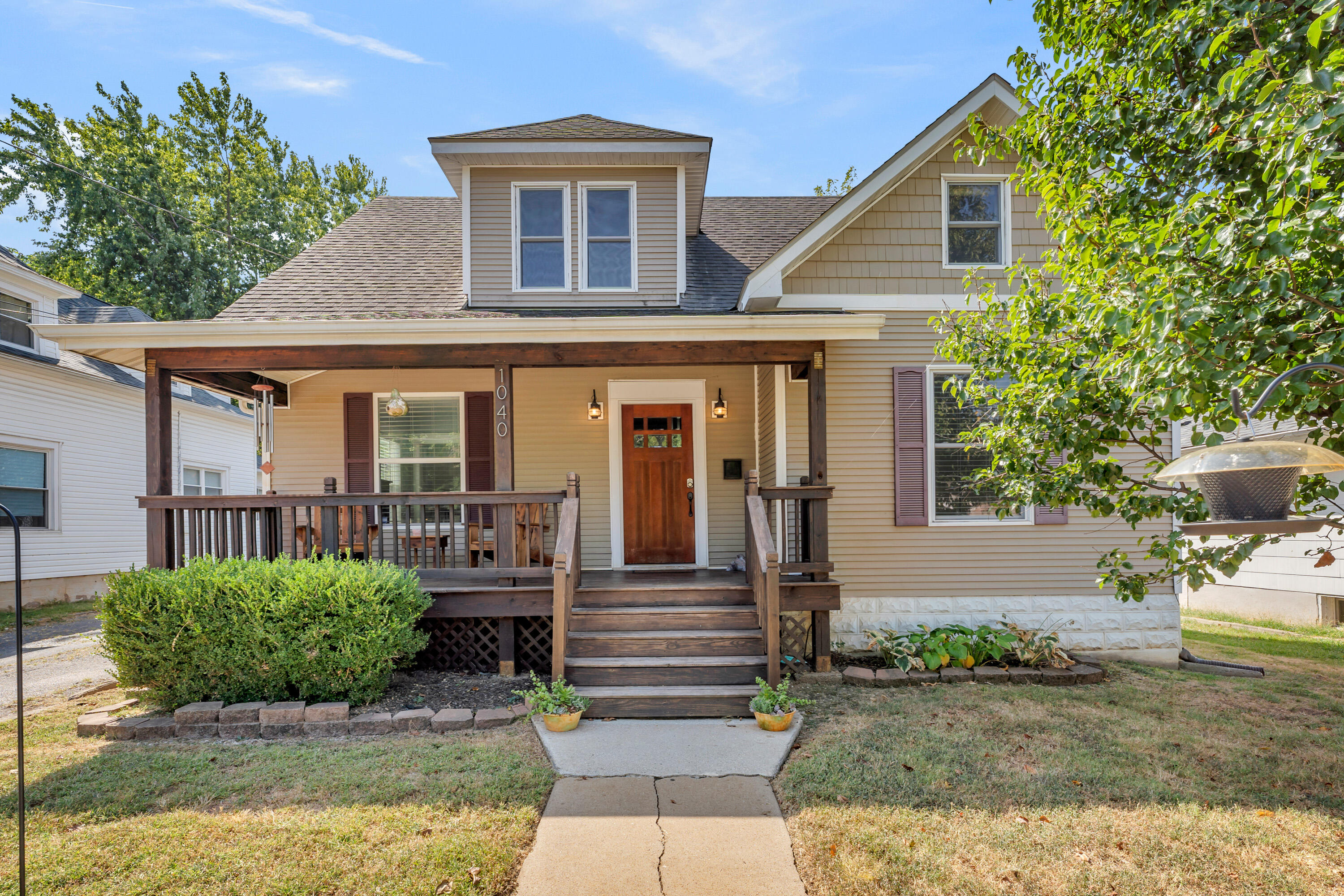 1040 W State Street, Springfield MO 65806