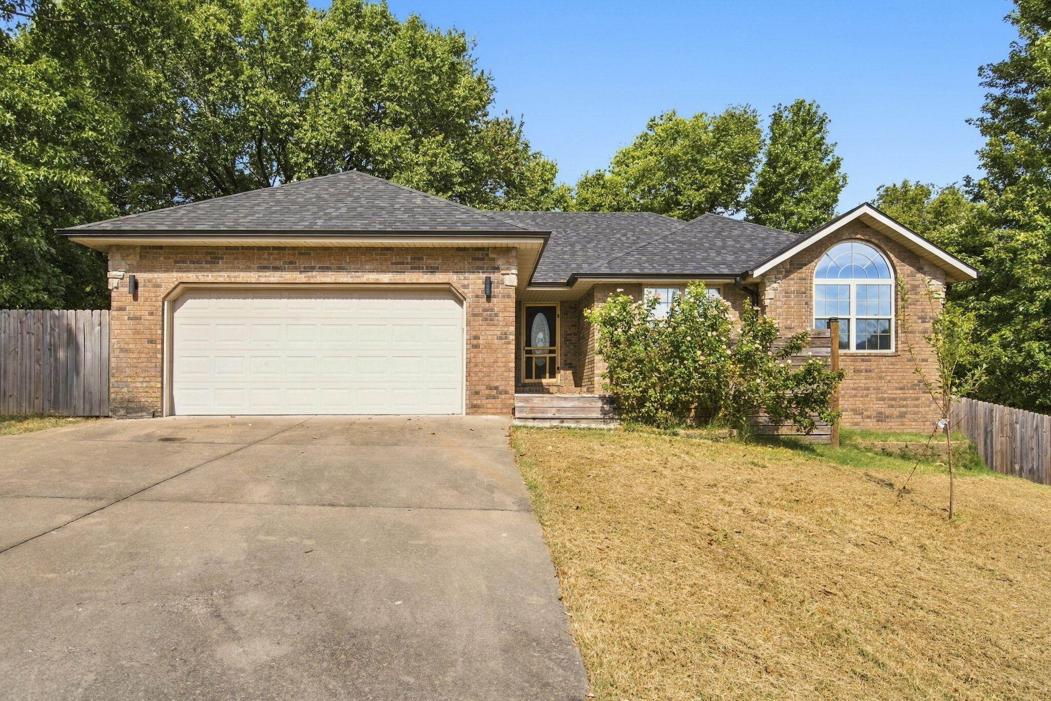 809 S 14th Avenue, Ozark MO 65721