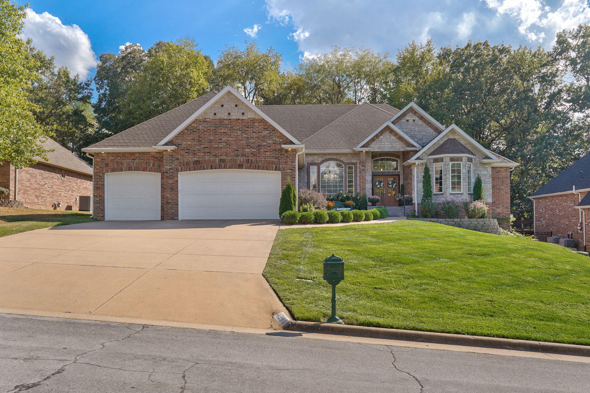 4294 E Berkeley Street, Springfield MO 65809